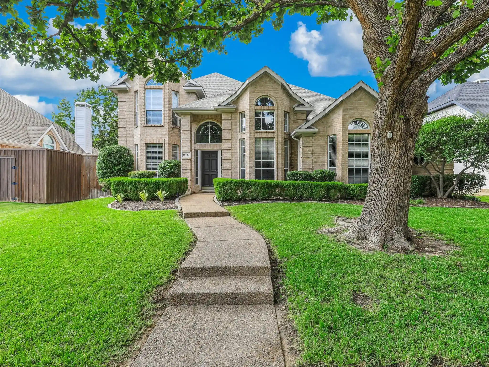 Photo 1 of Single family home for sale at 18543 Gibbons Dr, Dallas, TX 75287 | MLS# 21410875 | Listing updated on 2026-10-26