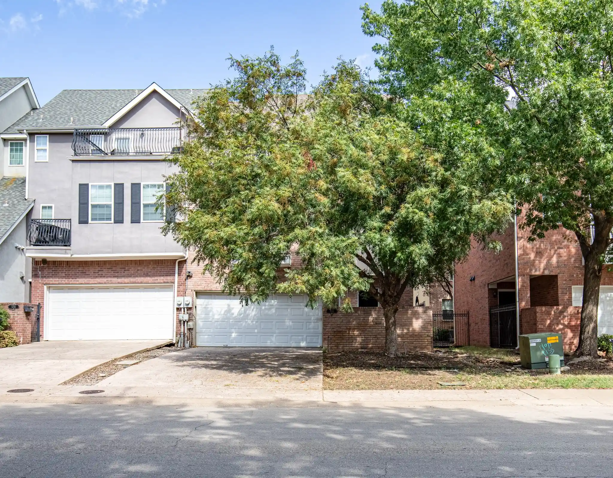 Photo 1 of Townhouse for sale at 5713 Lewis St, Dallas, TX 75206 | MLS# 21412145 | Listing updated on 2026-10-25