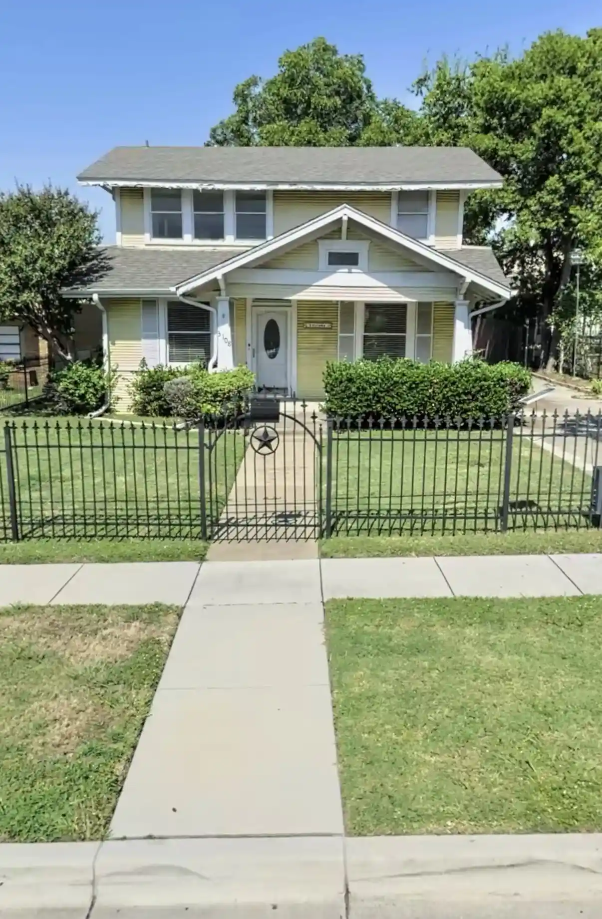 Photo 1 of Sale Pending at 3108 Handley Dr, Fort Worth, TX 76112 | MLS# 21409081 | Listing updated on 2026-10-21
