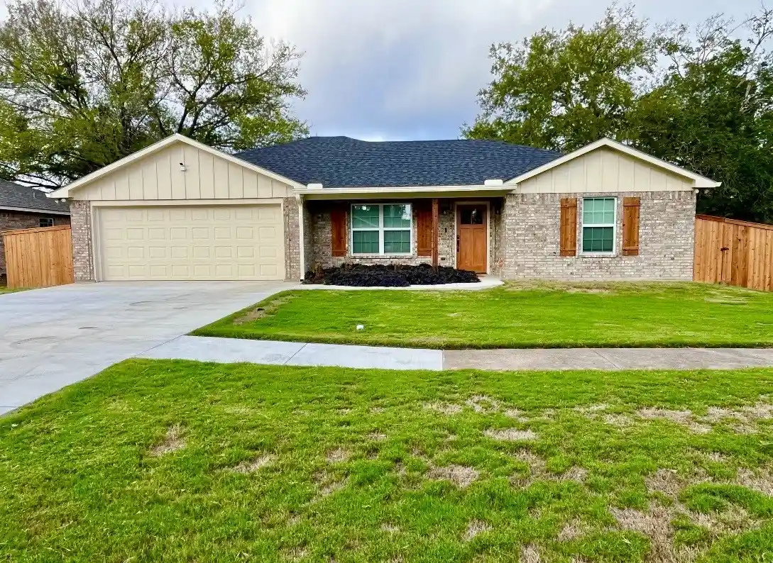 Single family home for sale at 200 S Ross Ave, Mexia, TX 76667 | MLS# 21411506