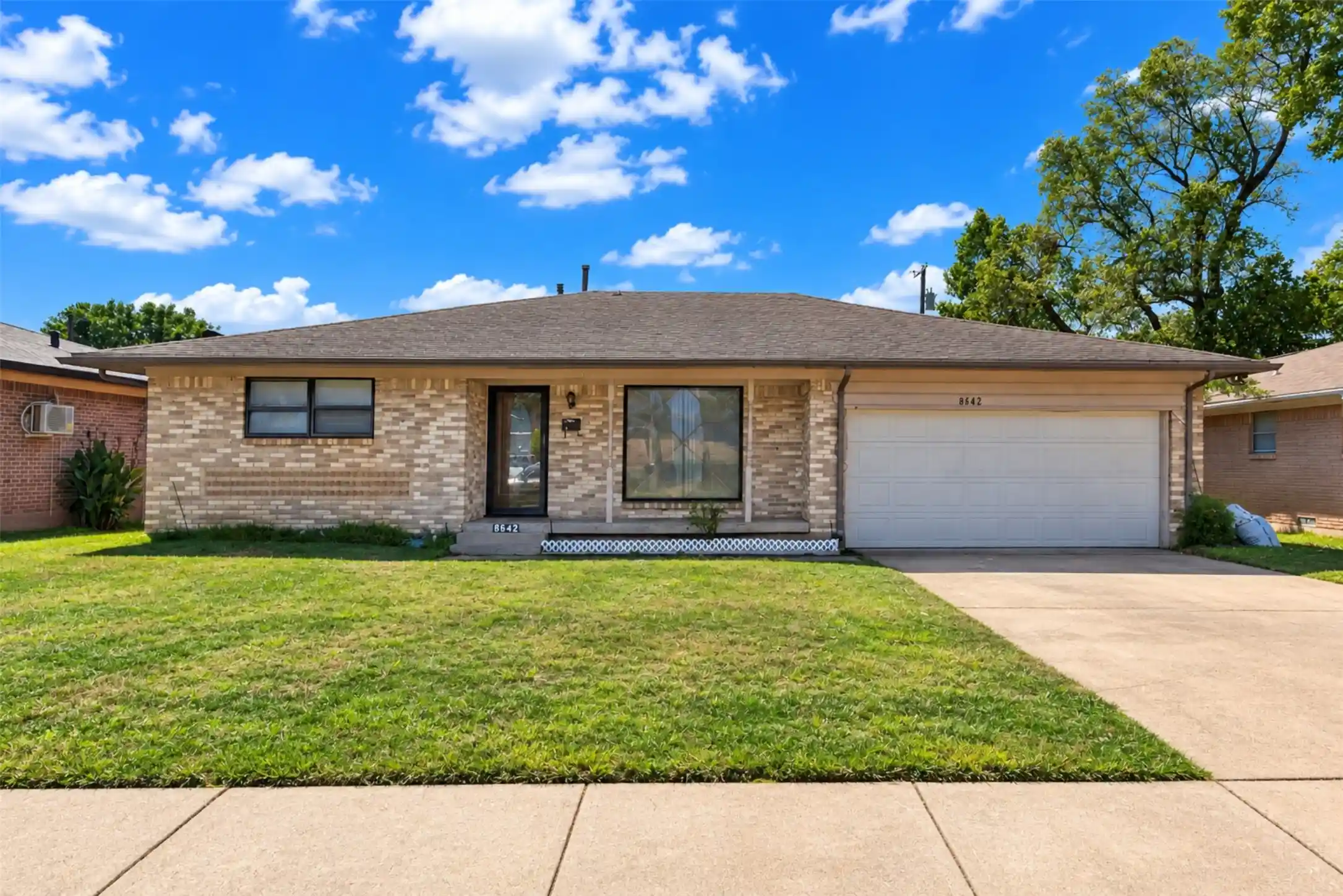 Single family home for sale at 8642 Barclay St, Dallas, TX 75227 | MLS# 21410073