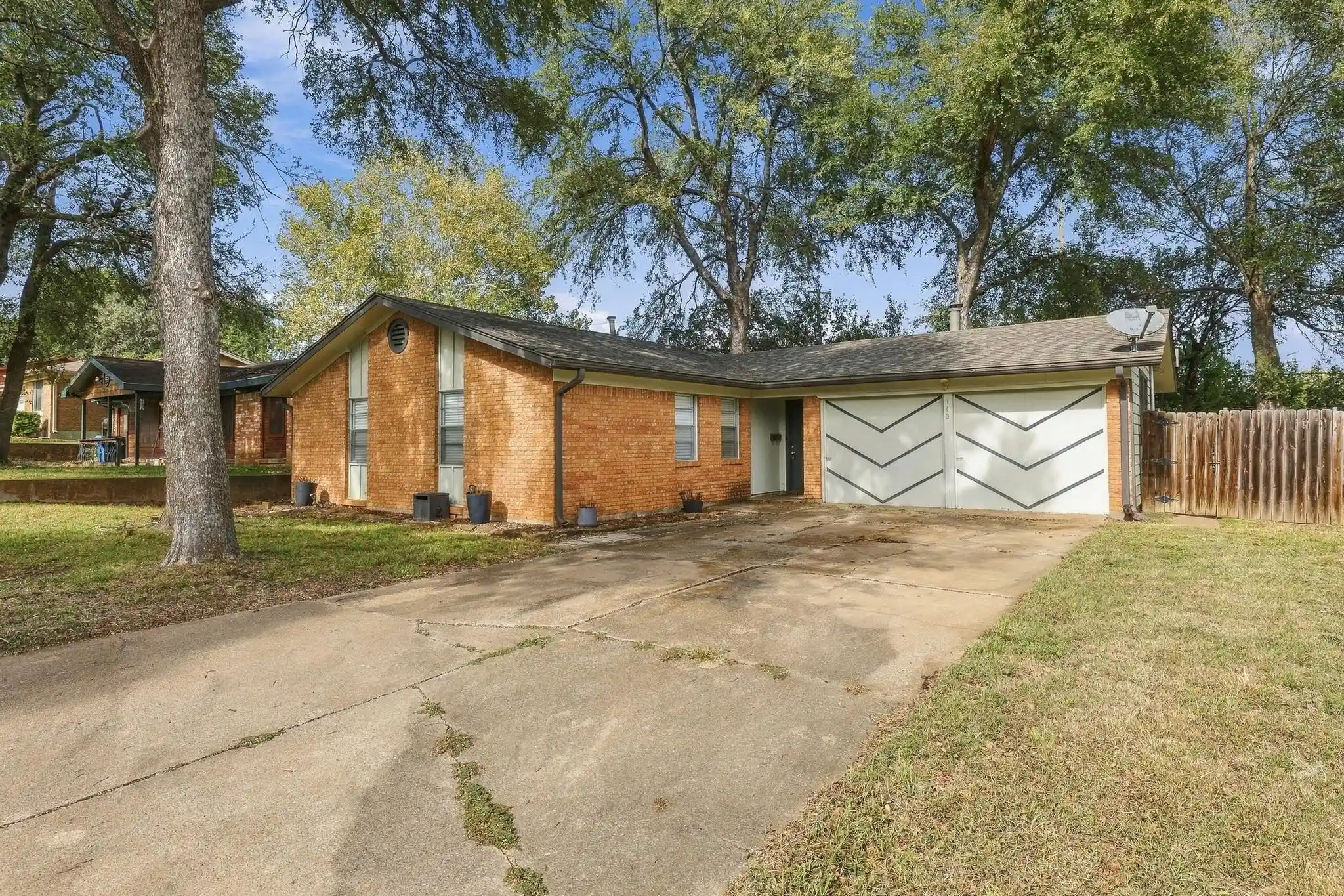 Photo 1 of Single family home for sale at 143 N Imperial Dr, Denison, TX 75020 | MLS# 21412950 | Listing updated on 2026-10-28