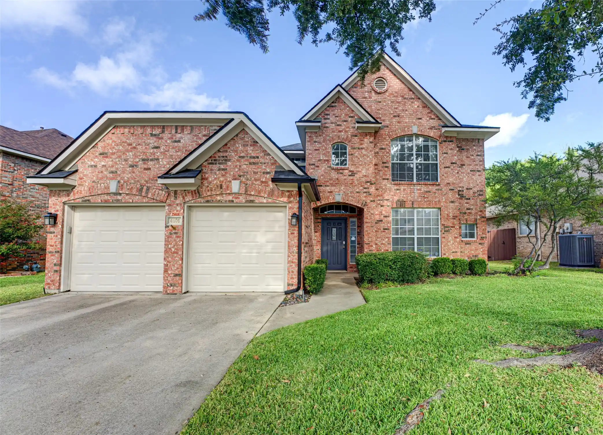 Single family home for sale at 4101 Christopher Way, Plano, TX 75024 | MLS# 21402167