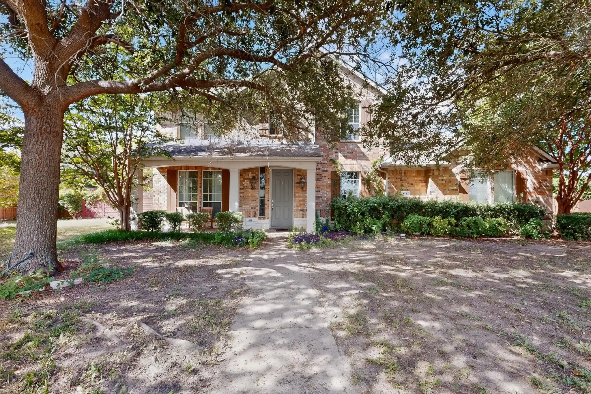 Photo 1 of Sale Pending at 313 Old Ml Rd, Sunnyvale, TX 75182 | MLS# 21412908 | Listing updated on 2026-10-27
