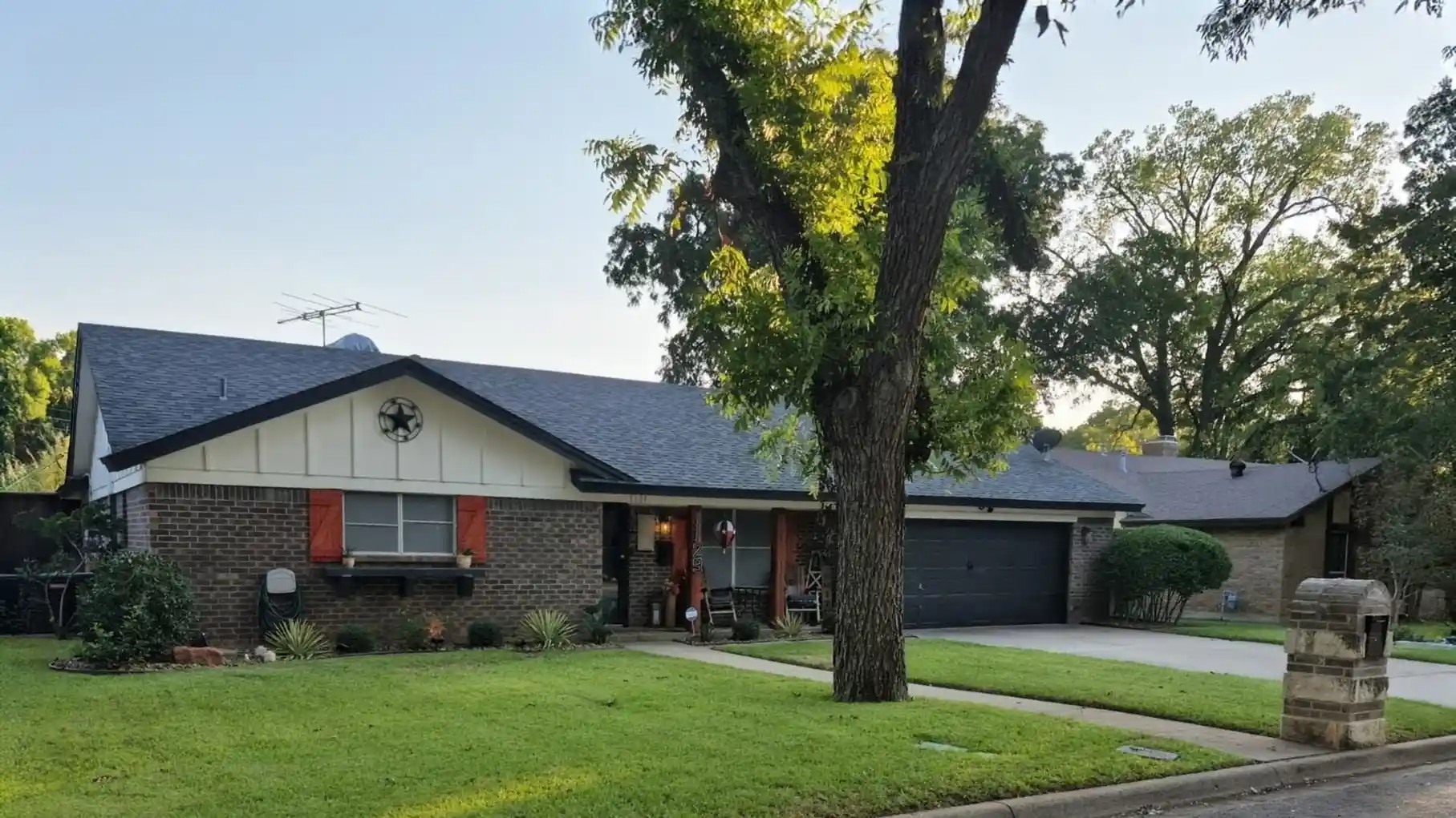 Photo 1 of Single family home for sale at 1129 Henson, Hurst, TX 76053 | MLS# 21412331 | Listing updated on 2026-10-29