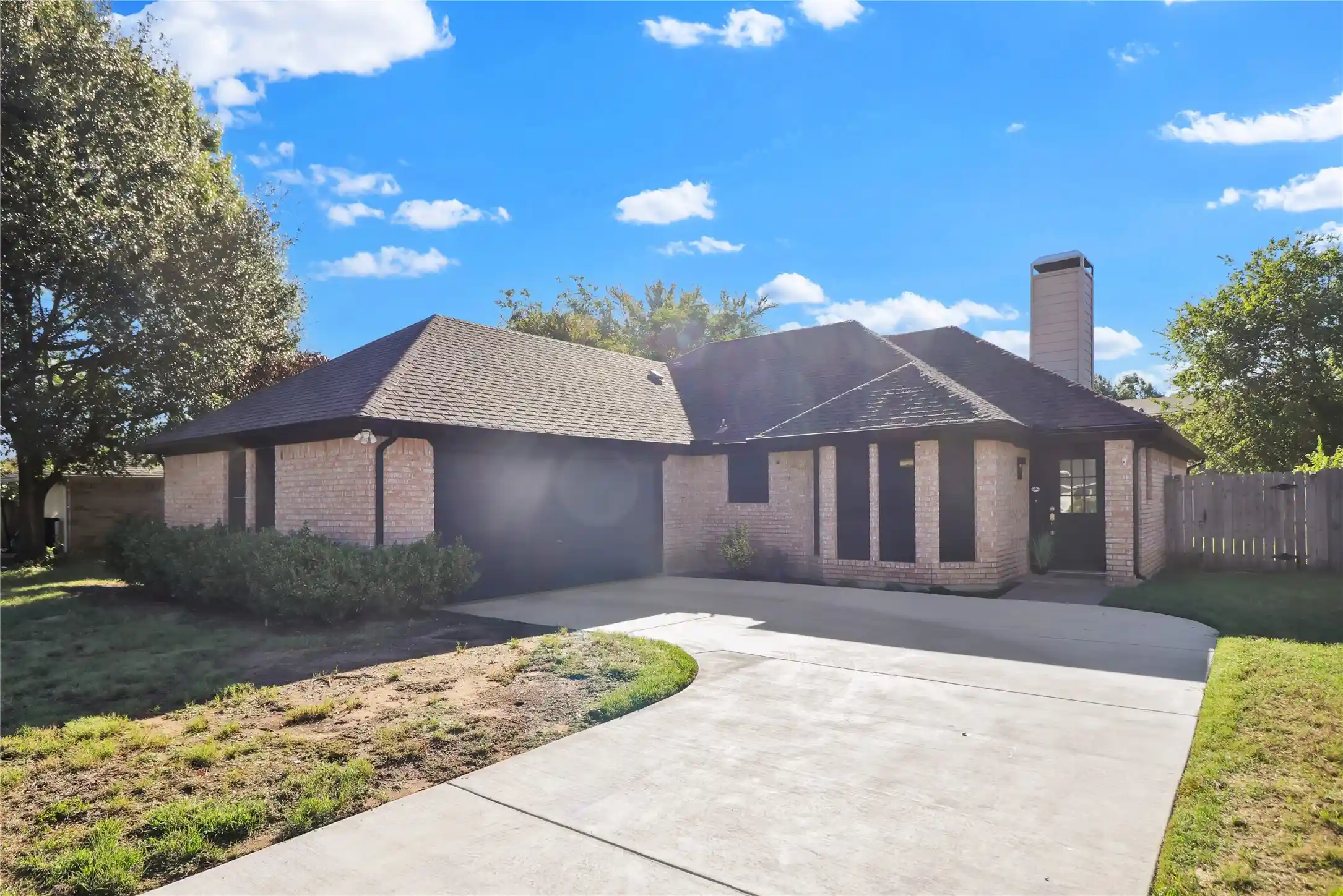 Photo 1 of Single family home for sale at 409 Odell St, Cleburne, TX 76033 | MLS# 21412818 | Listing updated on 2026-10-16