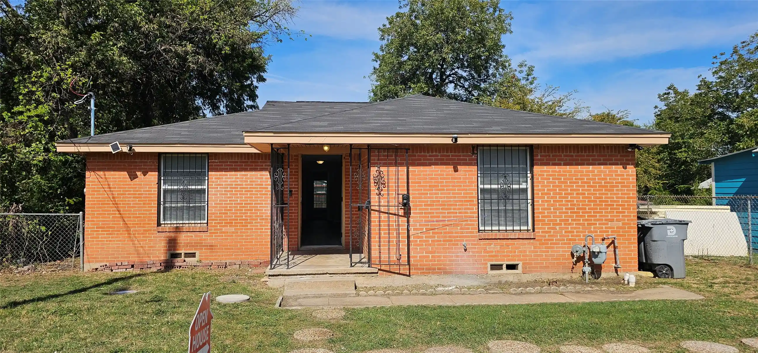 Single family home for sale at 707 Korgan St, Dallas, TX 75216 | MLS# 21413064