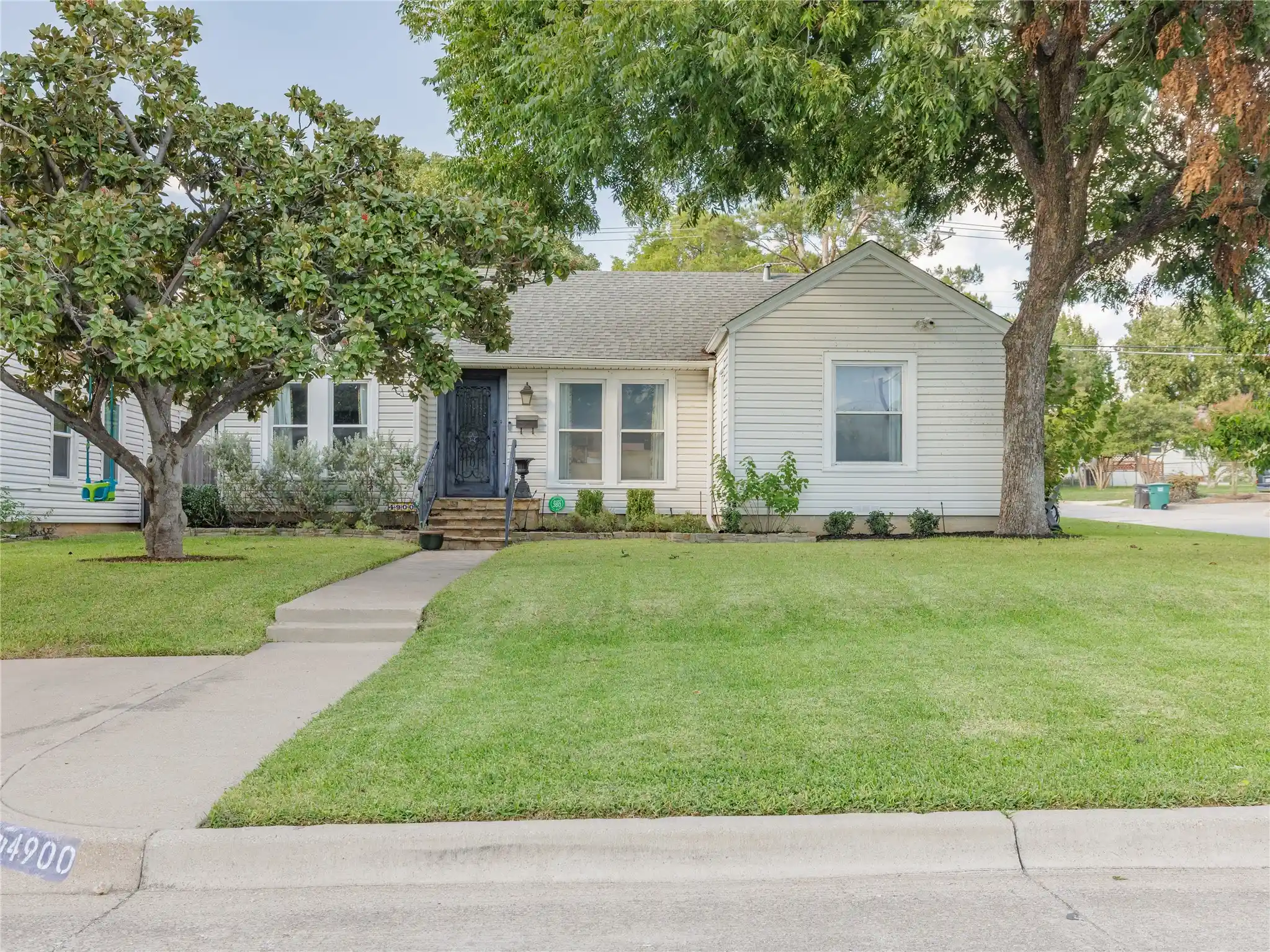Photo 1 of Single family home for sale at 4900 Birchman Ave, Fort Worth, TX 76107 | MLS# 21411920 | Listing updated on 2026-10-30