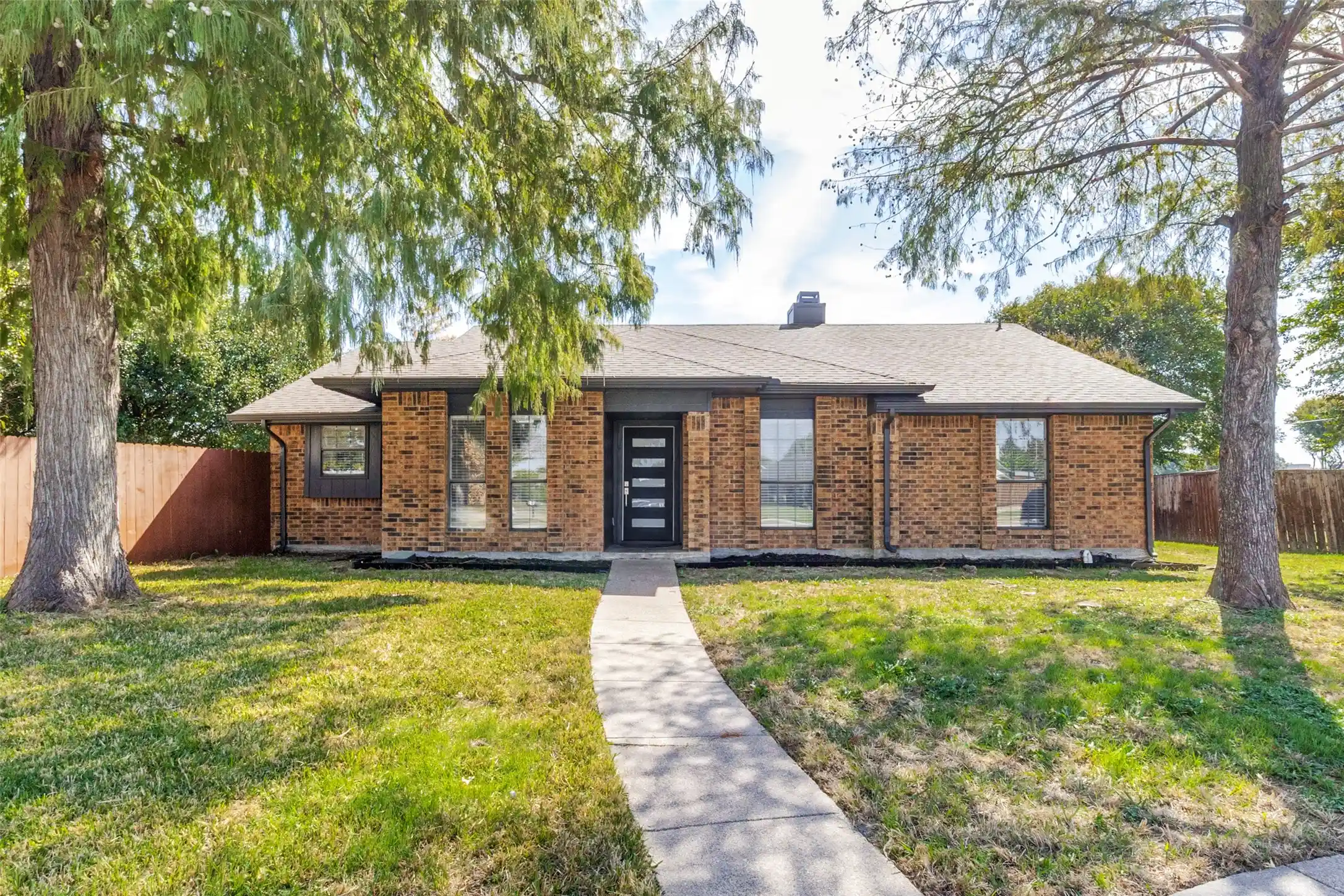 Photo 1 of Single family home for sale at 3602 Lofland Ln, Rowlett, TX 75088 | MLS# 21413142 | Listing updated on 2026-10-28