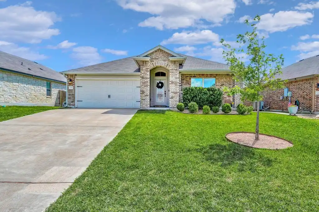 Photo 1 of Single family home for sale at 3200 Keathley Dr, Lorena, TX 76655 | MLS# 21413309 | Listing updated on 2026-10-16