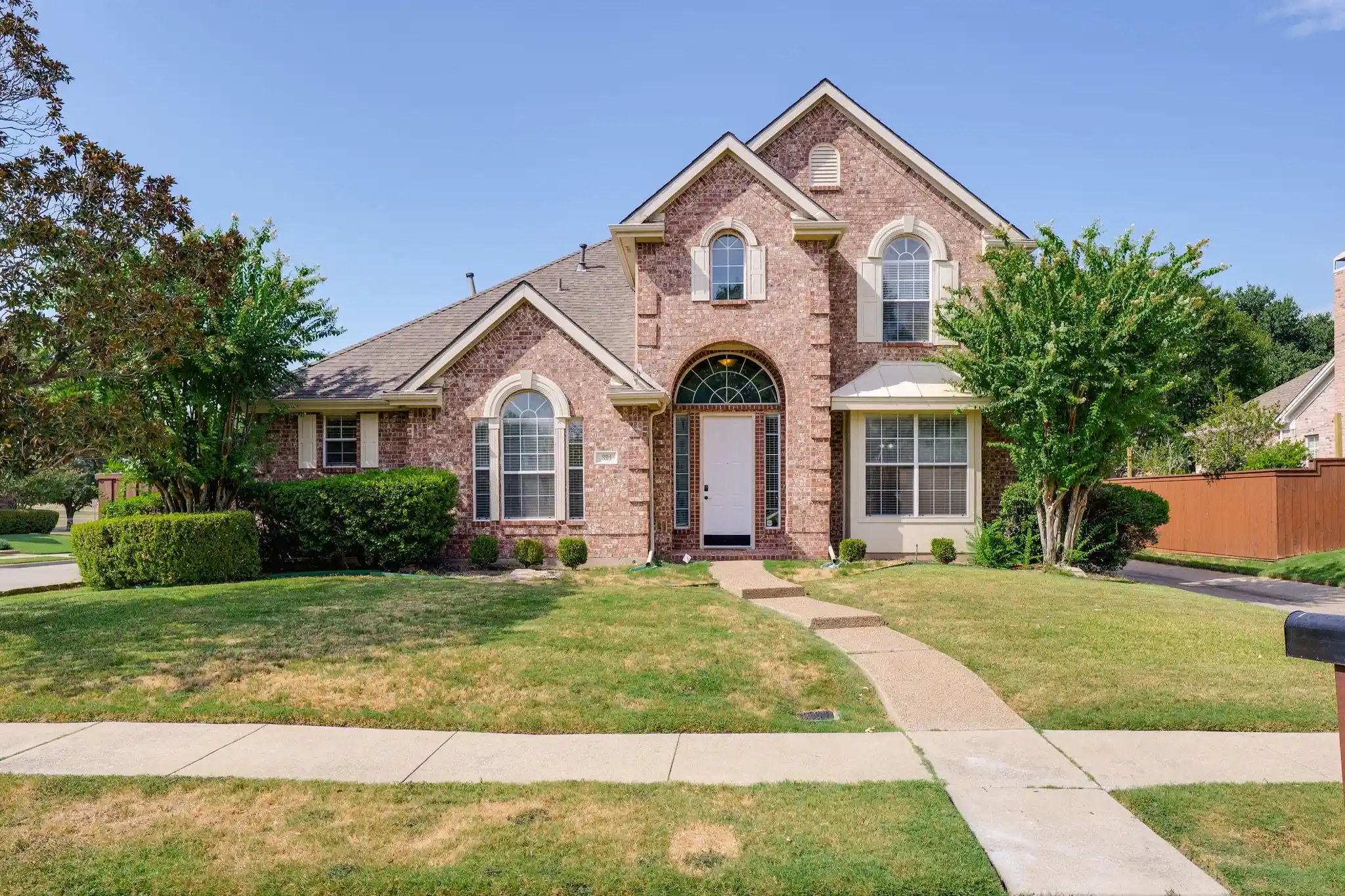Photo 1 of Single family home for sale at 321 Andre Dr, Irving, TX 75063 | MLS# 21413285 | Listing updated on 2026-10-16