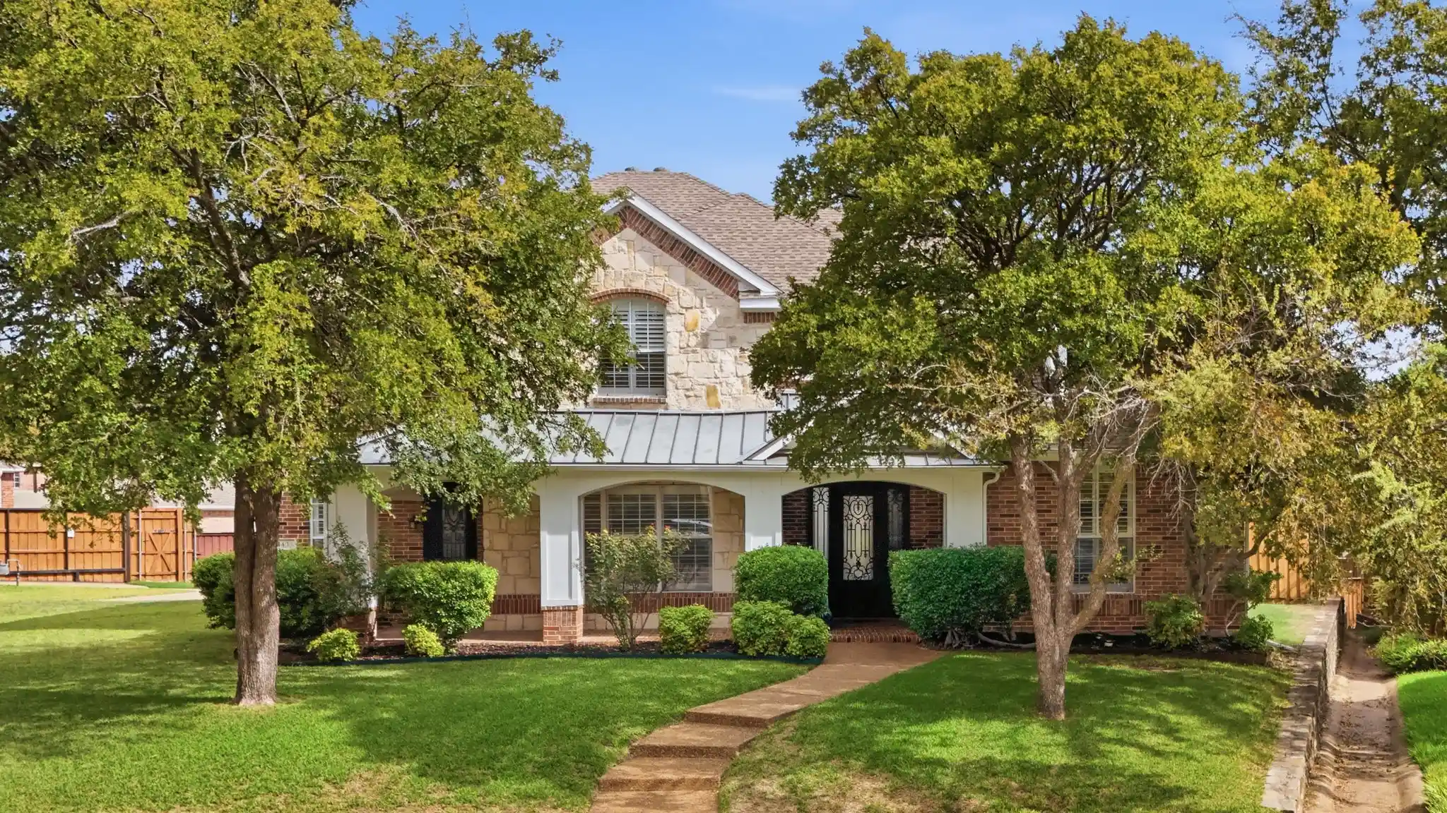 Photo 1 of Single family home for sale at 4433 Cedar Elm Cir, Richardson, TX 75082 | MLS# 21413432 | Listing updated on 2026-10-17