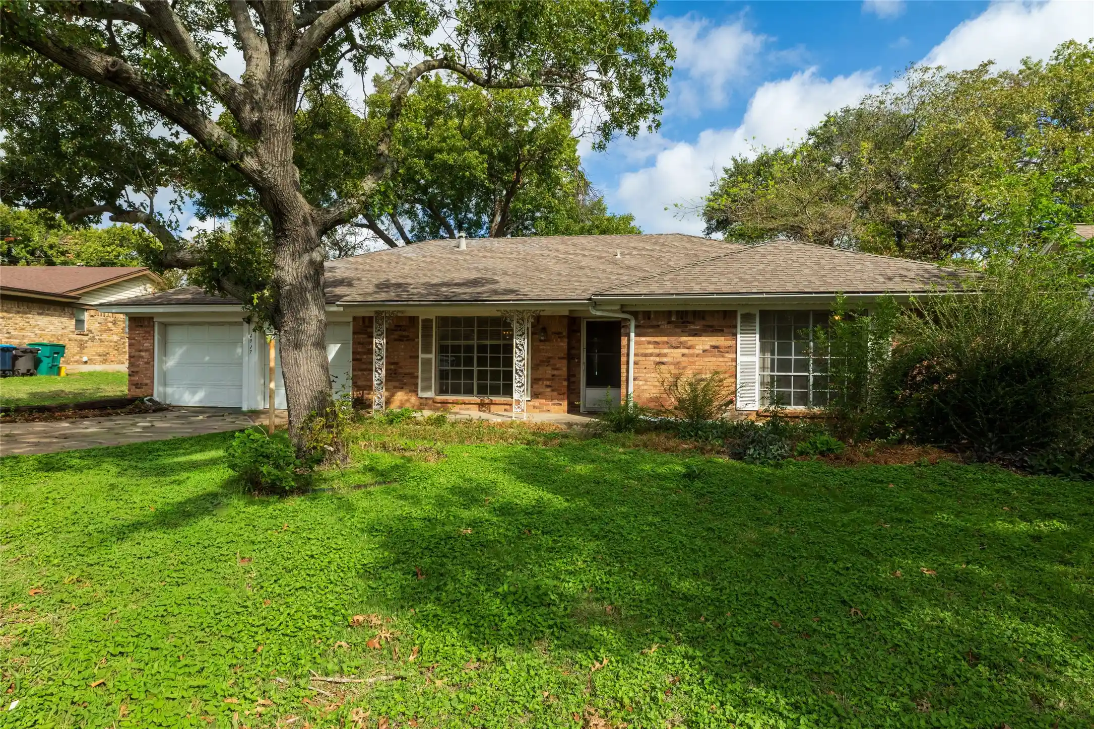 Photo 1 of Sale Pending at 4917 Emerald Lake Dr, Fort Worth, TX 76103 | MLS# 21410854 | Listing updated on 2026-10-23