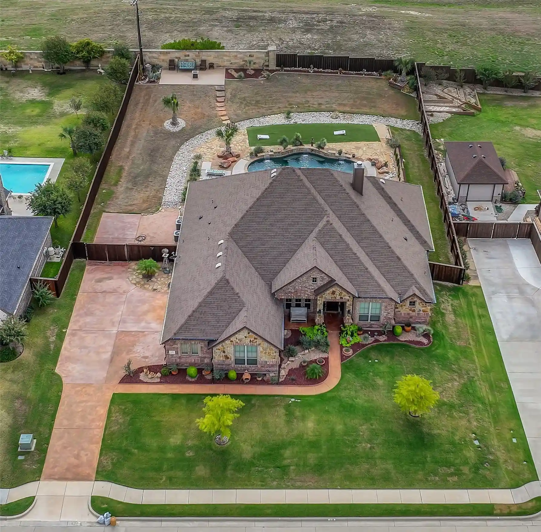 Photo 1 of Single family home for sale at 2125 Vanderbilt Dr, Weatherford, TX 76088 | MLS# 21412892 | Listing updated on 2026-10-29