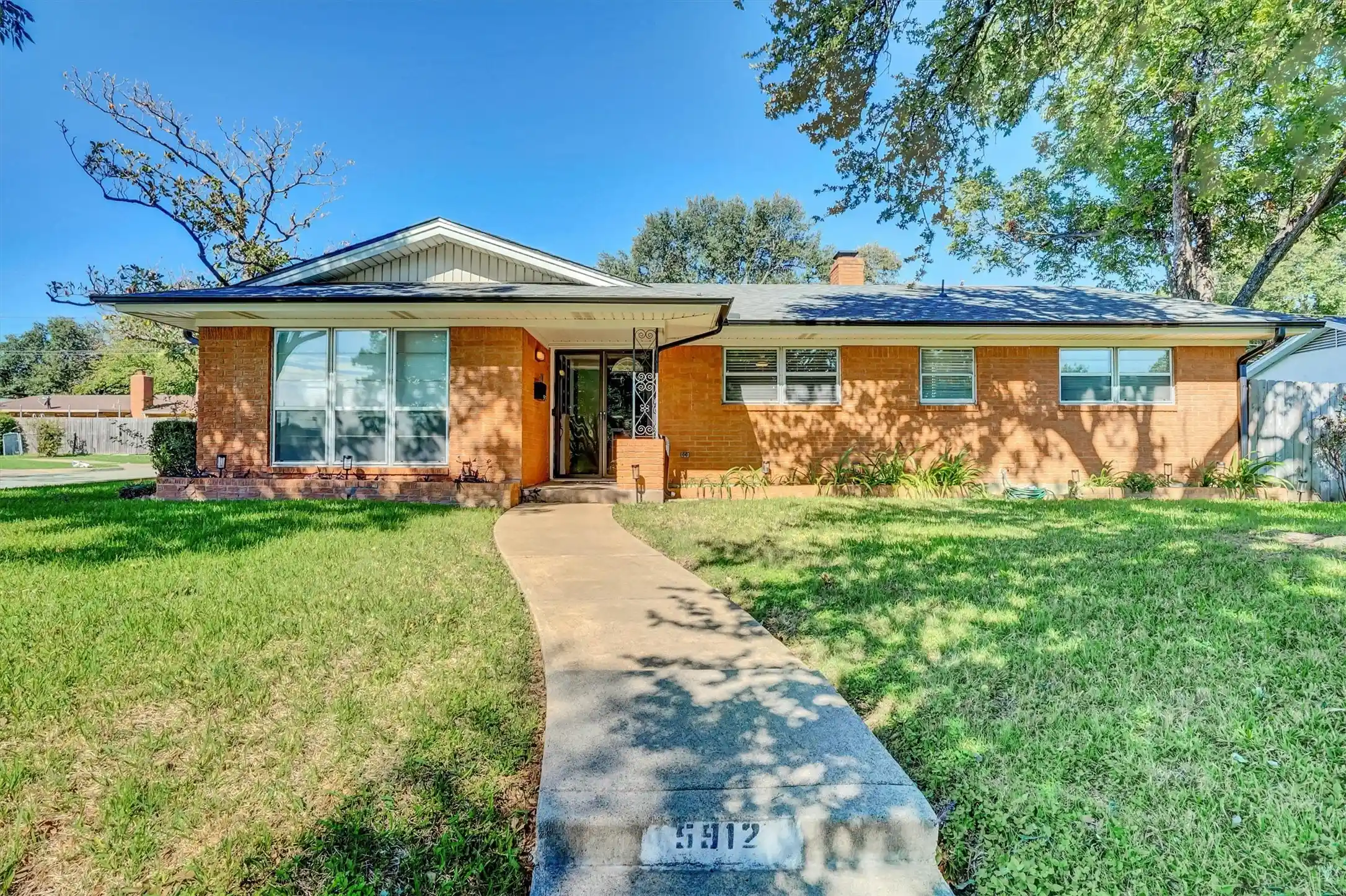 Photo 1 of Single family home for sale at 5912 Lubbock Ave, Fort Worth, TX 76133 | MLS# 21413409 | Listing updated on 2026-10-24