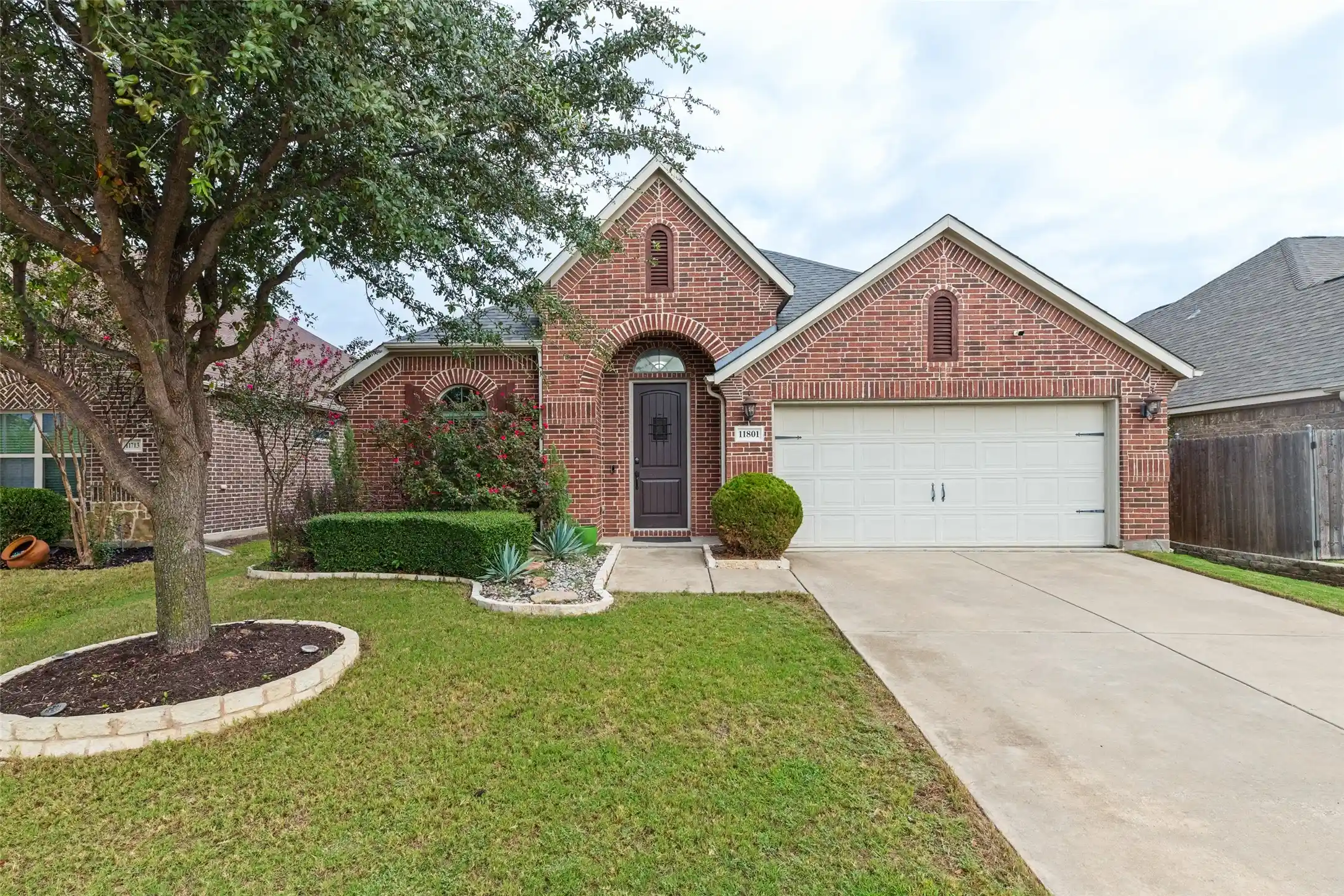 Photo 1 of Single family home for sale at 11801 Beach St, Frisco, TX 75036 | MLS# 21411001 | Listing updated on 2026-10-27