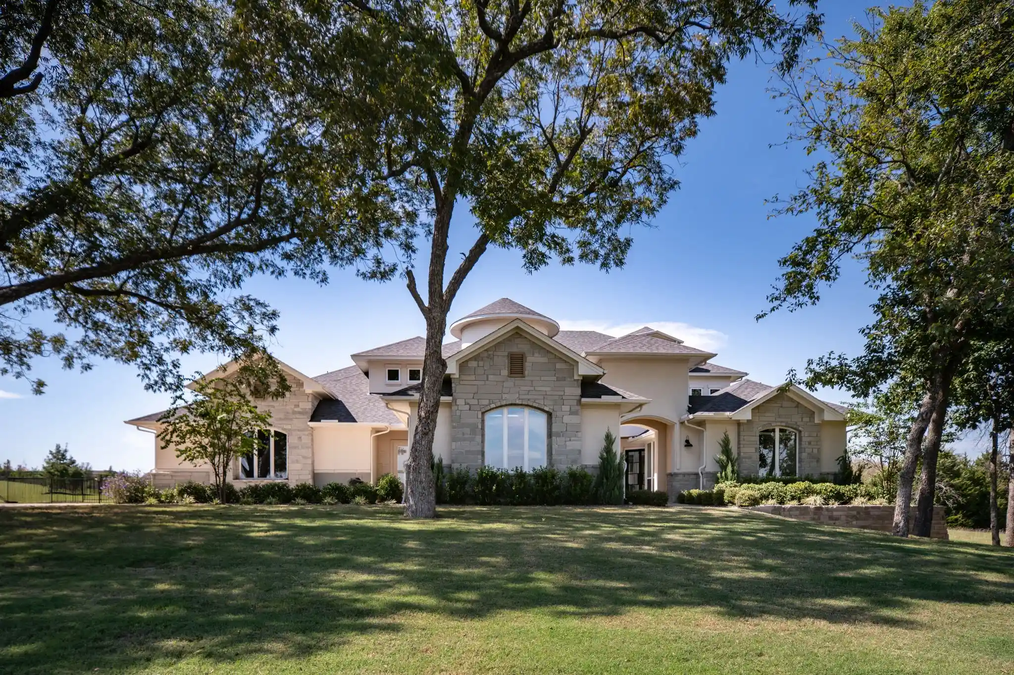Photo 1 of Mansion for sale at 6647 Twilight Dr, Mc Kinney, TX 75071 | MLS# 21410136 | Listing updated on 2026-10-16