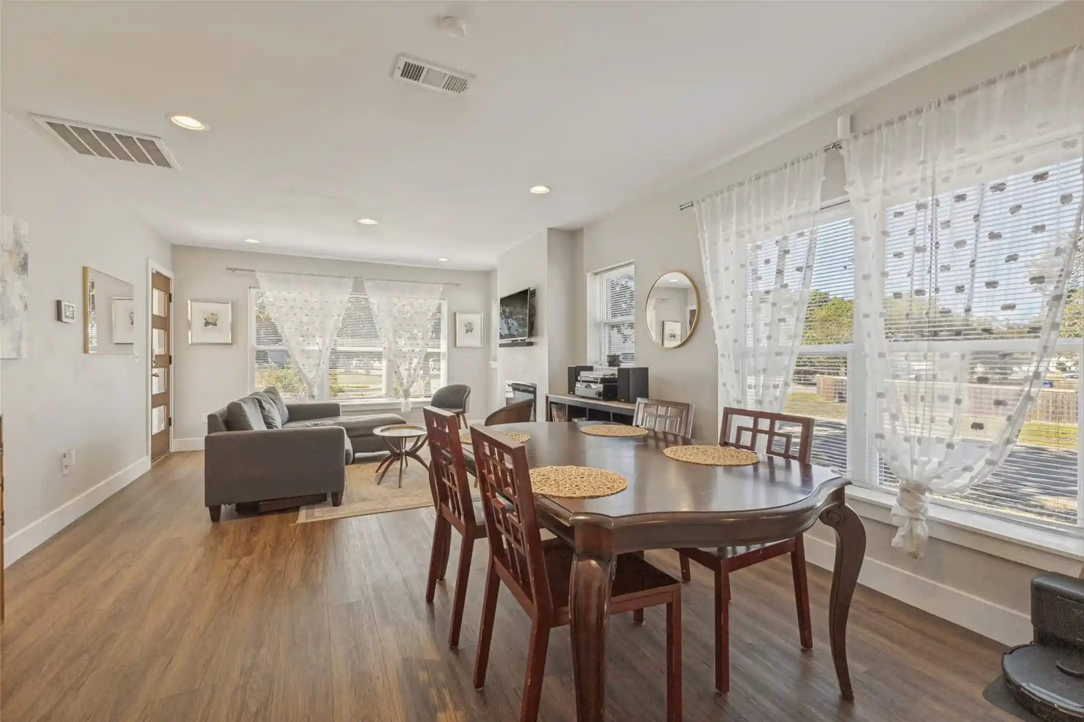 Photo 1 of Single family home for sale at 2002 Seevers Ave, Dallas, TX 75216 | MLS# 21409326 | Listing updated on 2026-10-16