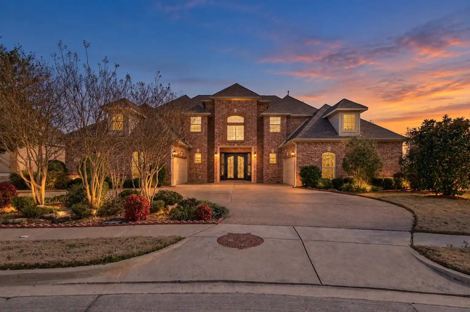 Photo 1 of Mansion for sale at 305 Corral Ct, Southlake, TX 76092 | MLS# 21413777 | Listing updated on 2026-10-28