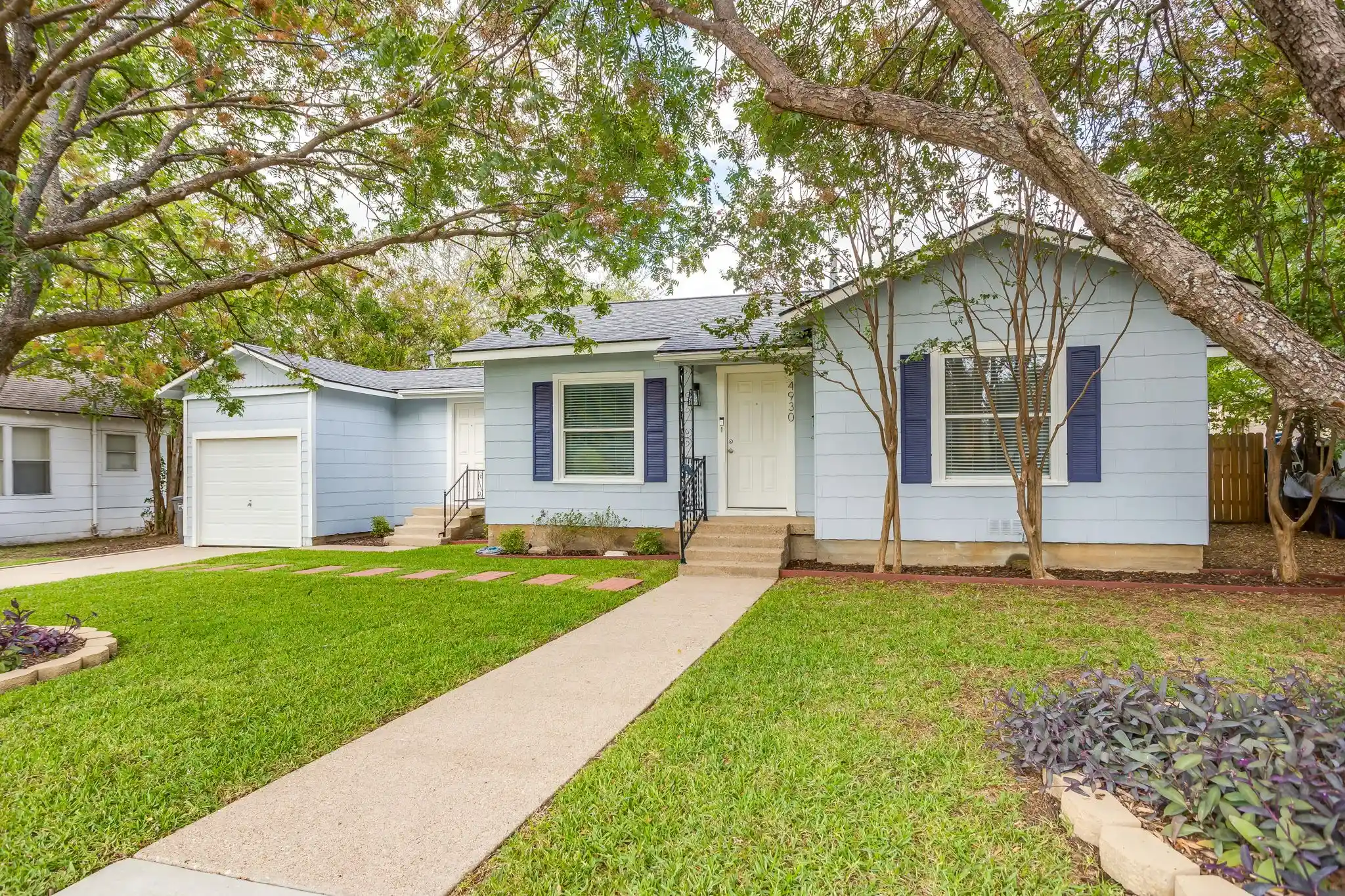 Photo 1 of Sale Pending at 4930 Donnelly Ave, Fort Worth, TX 76107 | MLS# 21413890 | Listing updated on 2026-10-28