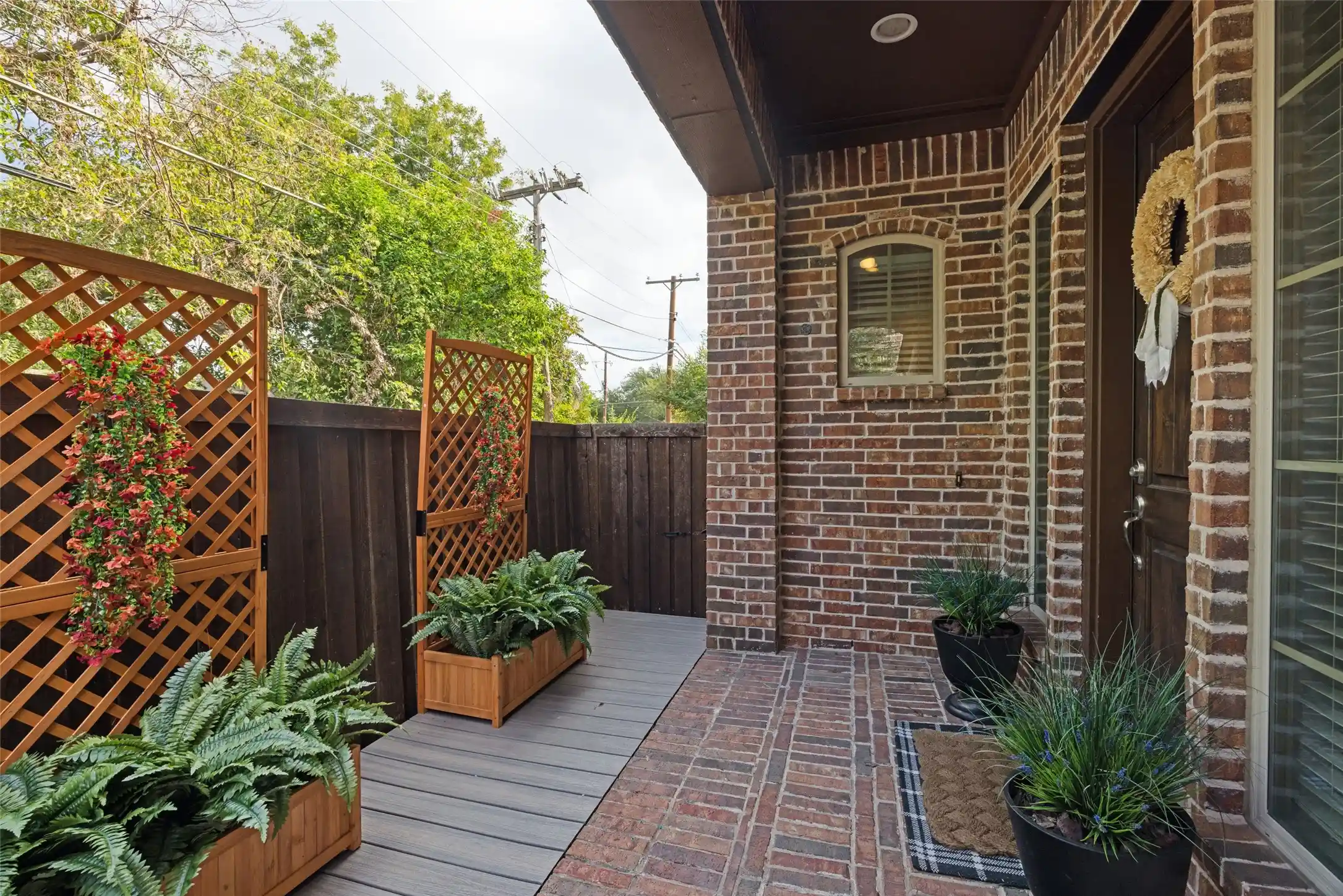 Photo 1 of Single family home for sale at 8686 Thorbrush Pl, Dallas, TX 75238 | MLS# 21402925 | Listing updated on 2026-10-28