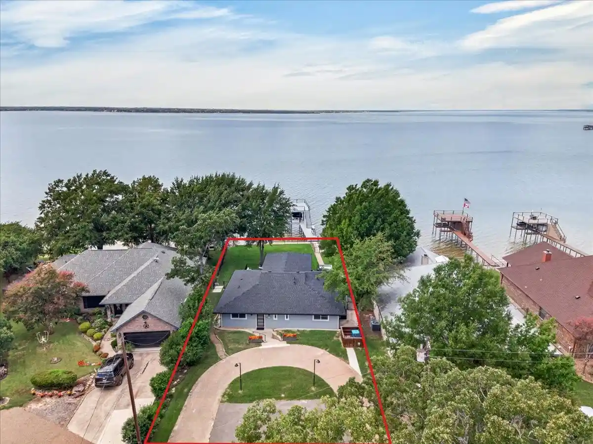 Photo 1 of Single family home for sale at 250 Nob Hl Cir, Gun Barrel City, TX 75156 | MLS# 21414008 | Listing updated on 2026-10-17