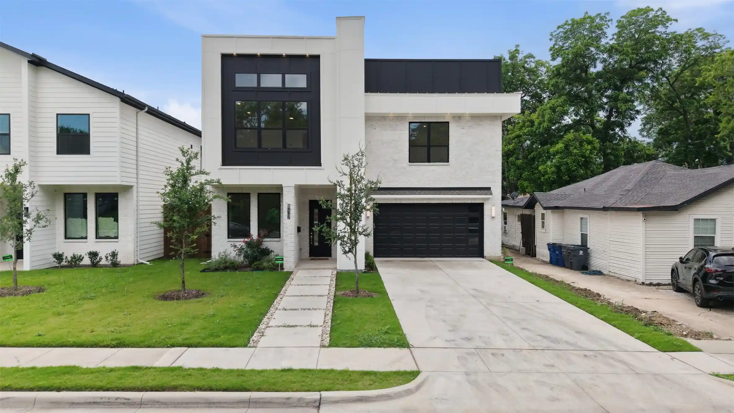 Photo 1 of Single family home for sale at 617 Parkview Ave, Dallas, TX 75223 | MLS# 21414037 | Listing updated on 2026-10-30