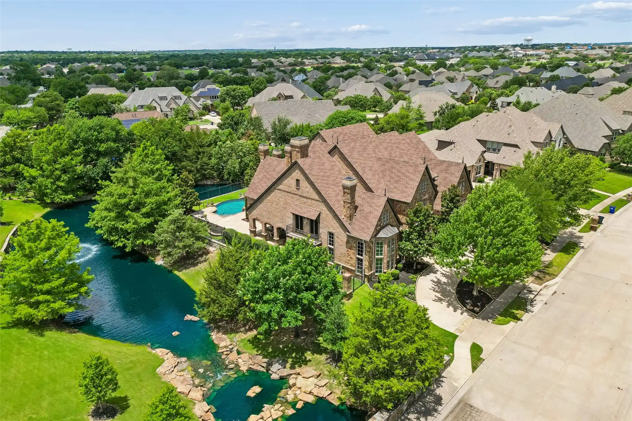 Photo 1 of Mansion for sale at 5804 Chalford Comn, Colleyville, TX 76034 | MLS# 21414002 | Listing updated on 2026-10-17