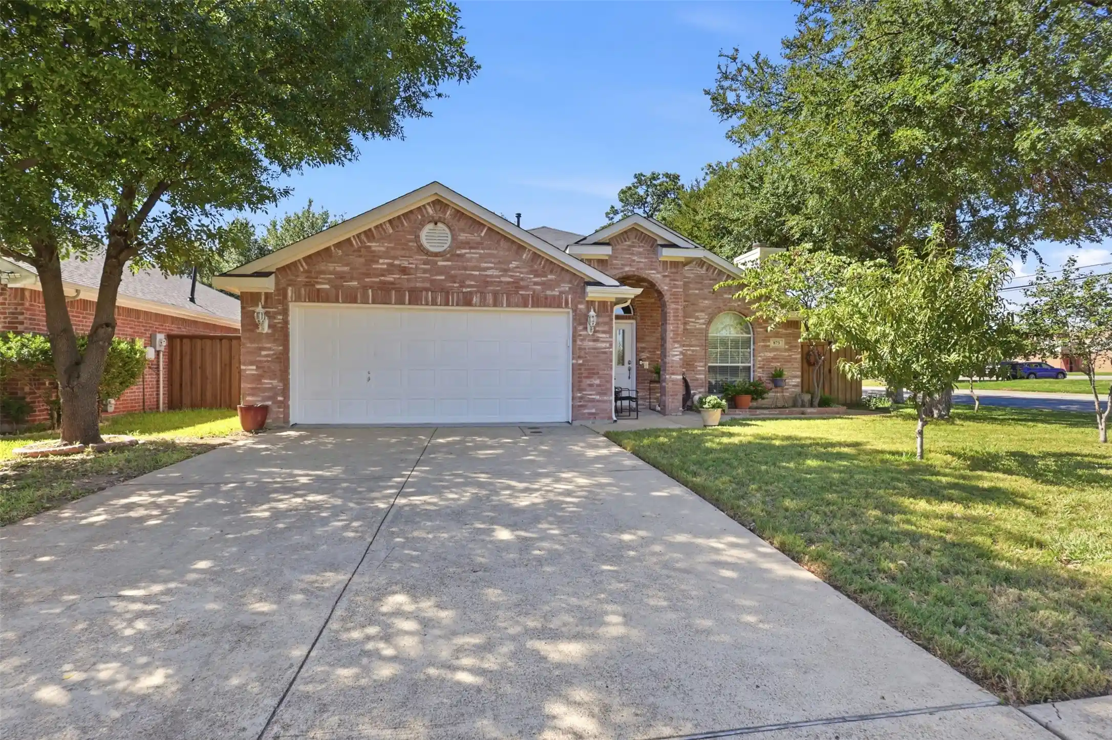 Photo 1 of Single family home for sale at 873 Hope Ln, Irving, TX 75061 | MLS# 21414001 | Listing updated on 2026-10-24