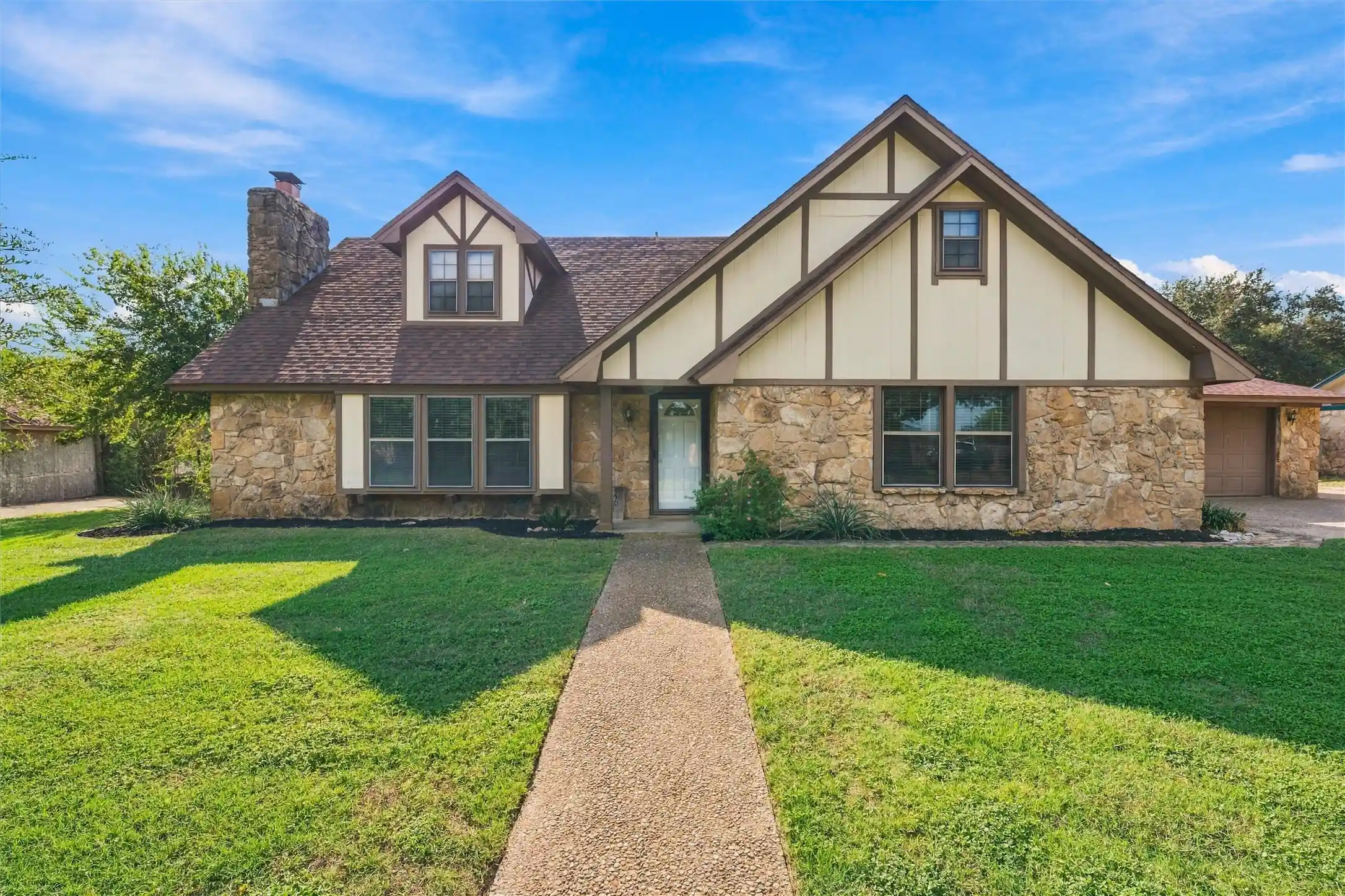 Photo 1 of Single family home for sale at 350 Jon St, Lorena, TX 76655 | MLS# 21412618 | Listing updated on 2026-10-25