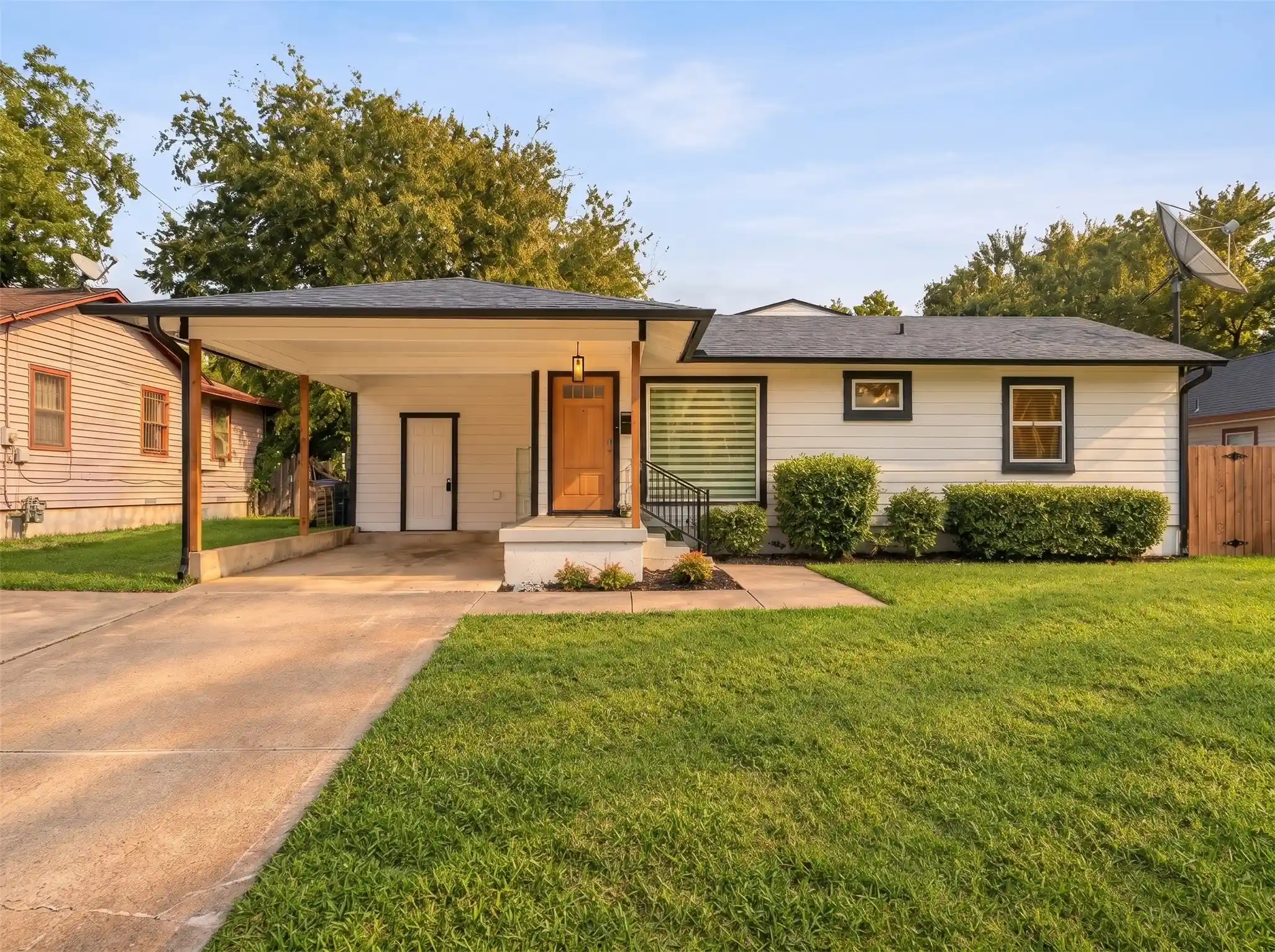 Photo 1 of Single family home for sale at 12136 Willowdell Dr, Dallas, TX 75243 | MLS# 21414242 | Listing updated on 2026-10-25
