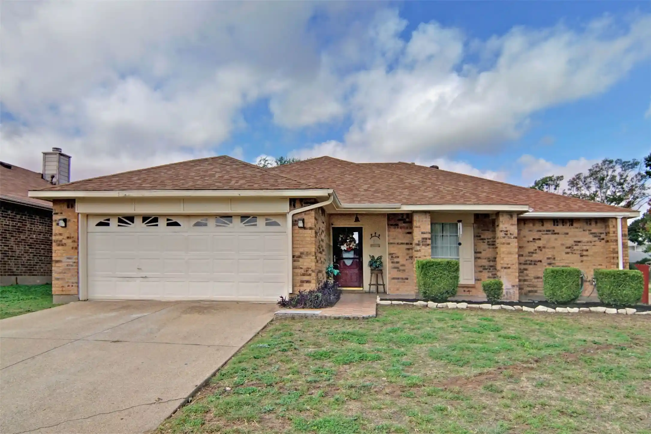 Photo 1 of Single family home for sale at 8300 Ohara Ln, Fort Worth, TX 76123 | MLS# 21414449 | Listing updated on 2026-10-25