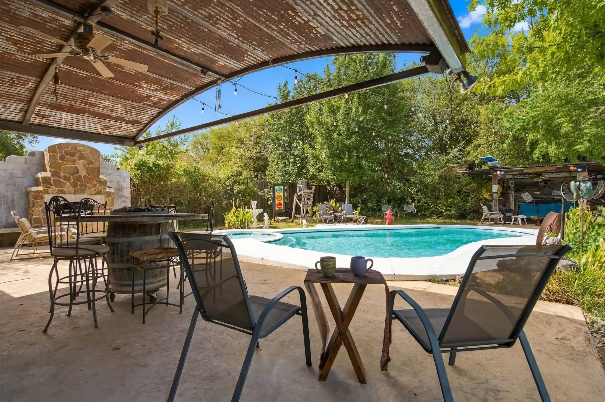 Photo 1 of Single family home for sale at 1016 Meadows Dr, Corinth, TX 76208 | MLS# 21411921 | Listing updated on 2026-10-17