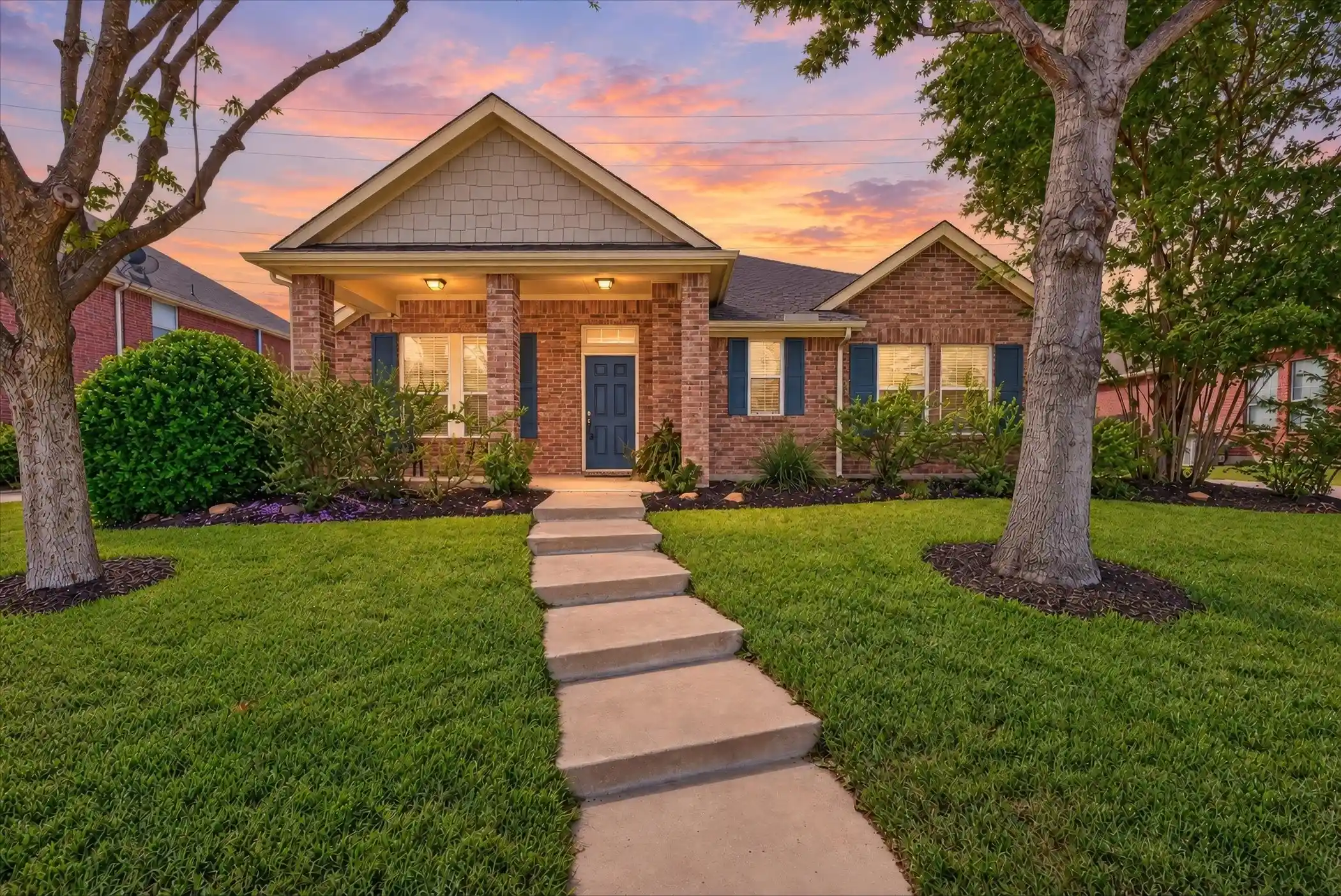 Photo 1 of Single family home for sale at 5717 Southern Hills Dr, North Richland Hills, TX 76180 | MLS# 21414588 | Listing updated on 2026-10-18