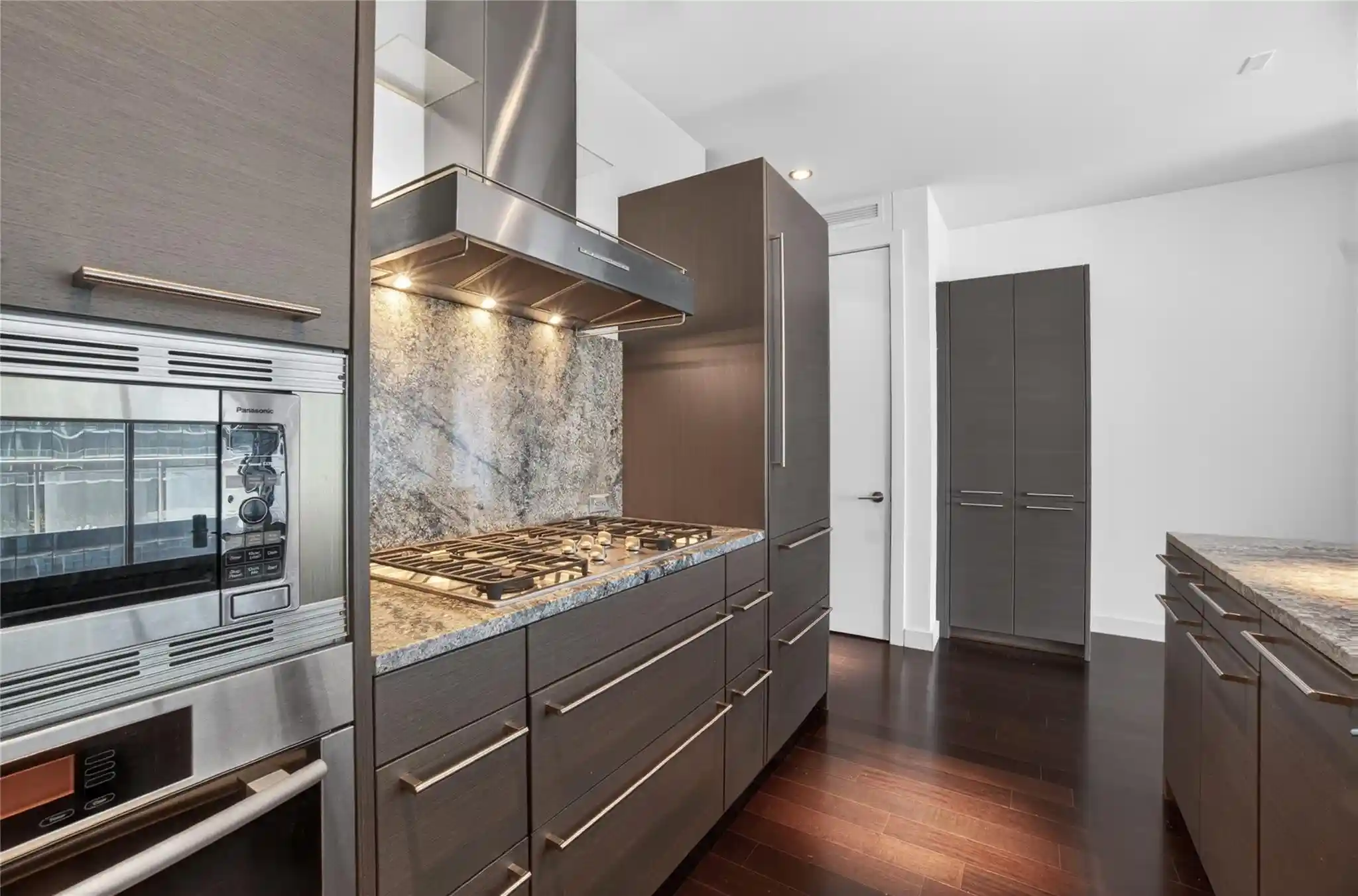 Photo 1 of Condo for sale at 2900 Mckinnon St #403, Dallas, TX 75201 | MLS# 21407015 | Listing updated on 2026-10-18