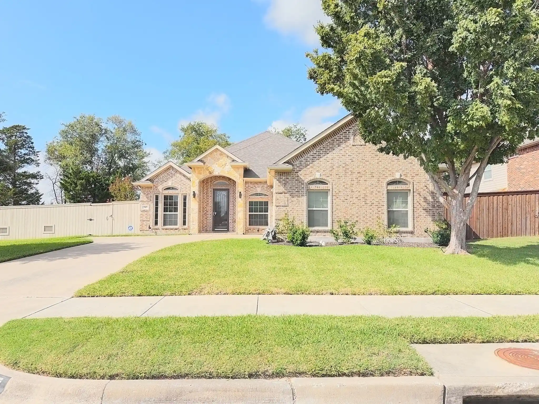 Photo 1 of Single family home for sale at 717 Keswick Dr, De Soto, TX 75115 | MLS# 21414612 | Listing updated on 2026-10-18