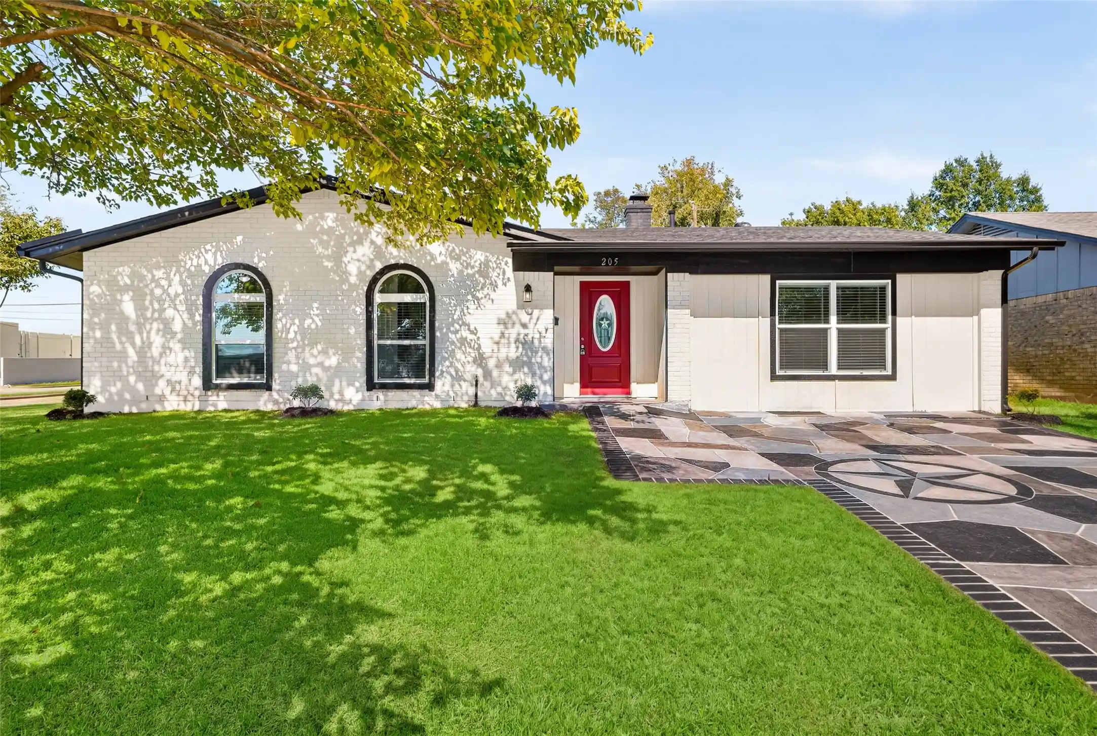 Photo 1 of Single family home for sale at 205 E Kearney St, Mesquite, TX 75149 | MLS# 21414280 | Listing updated on 2026-10-27