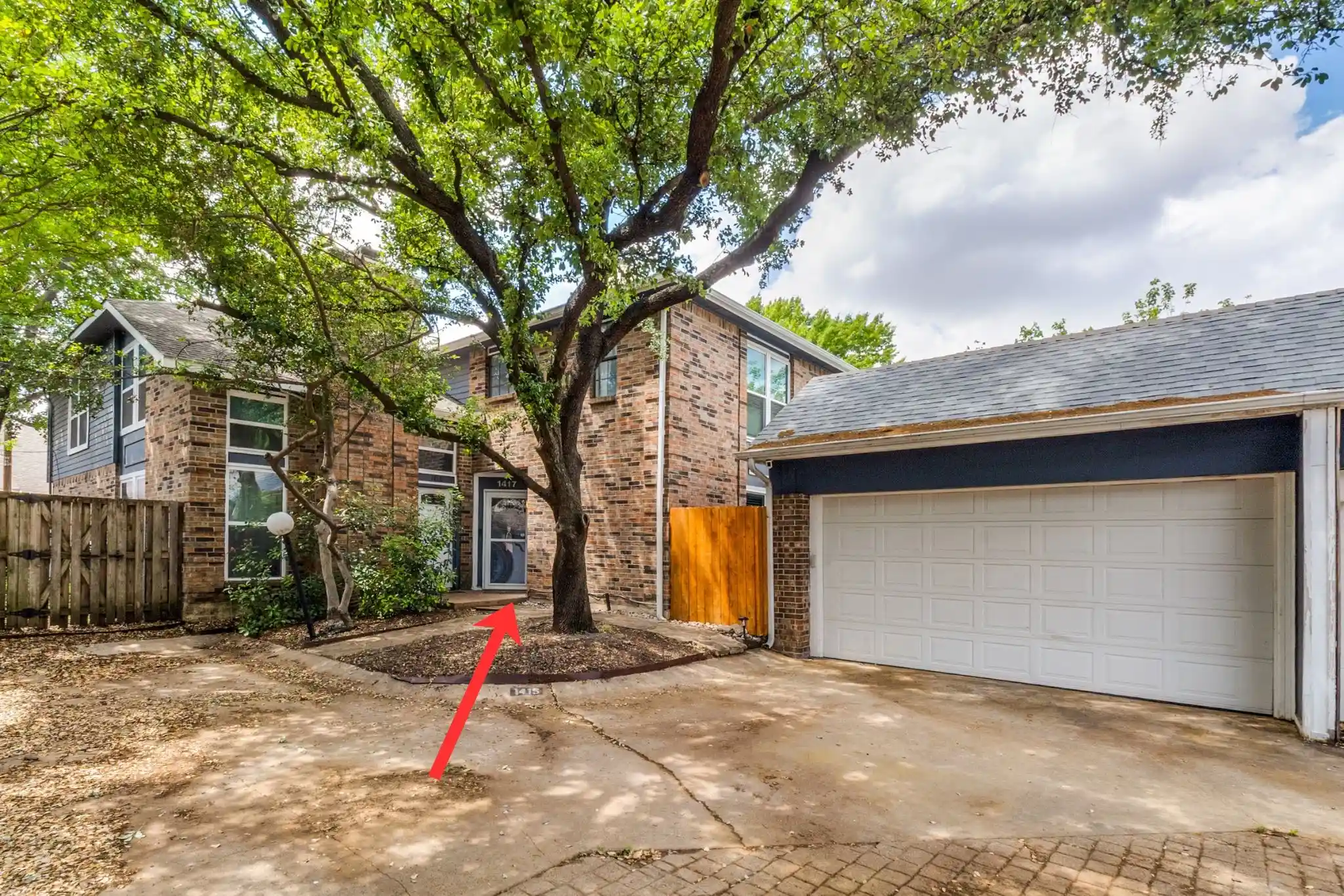 Photo 1 of Single family home for sale at 1417 Mccoy St, Dallas, TX 75204 | MLS# 21414778 | Listing updated on 2026-10-25
