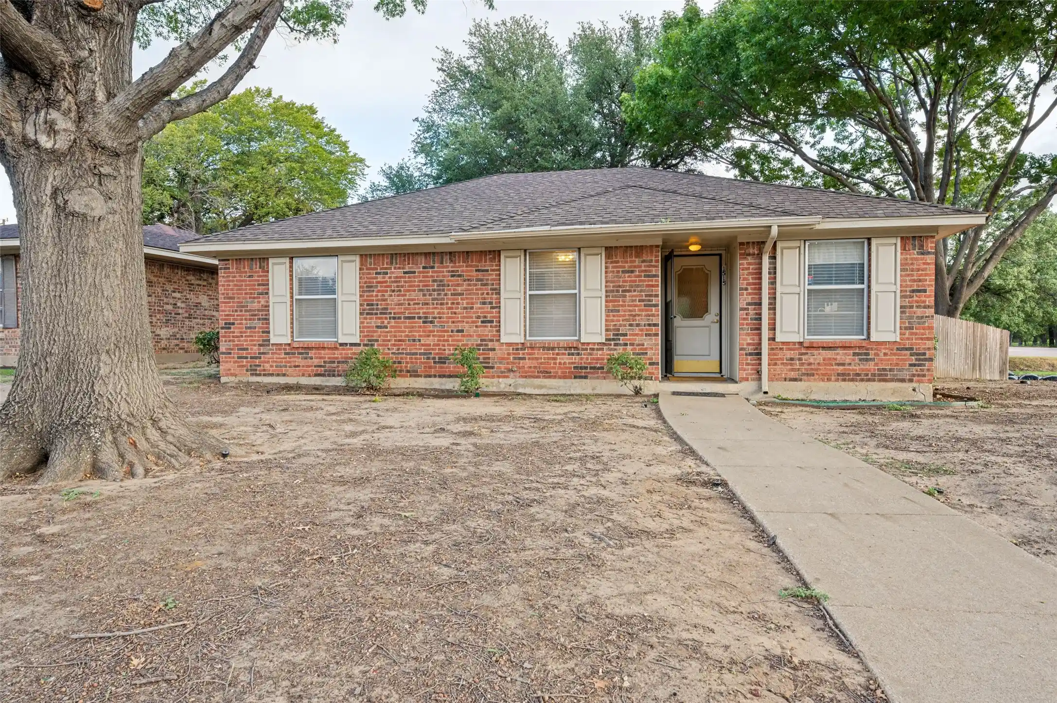 Photo 1 of Single family home for sale at 1515 Blackwell Dr, Irving, TX 75061 | MLS# 21414690 | Listing updated on 2026-10-19