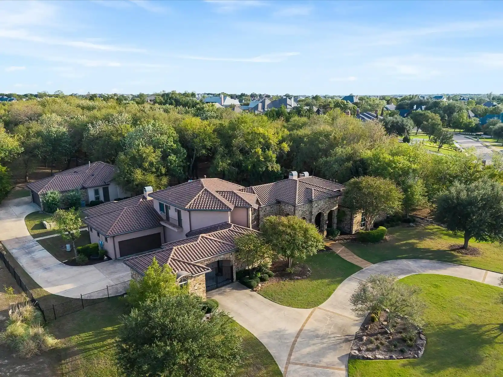 Photo 1 of Mansion for sale at 1739 Bison Meadow Ln, Rockwall, TX 75032 | MLS# 21390138 | Listing updated on 2026-10-25