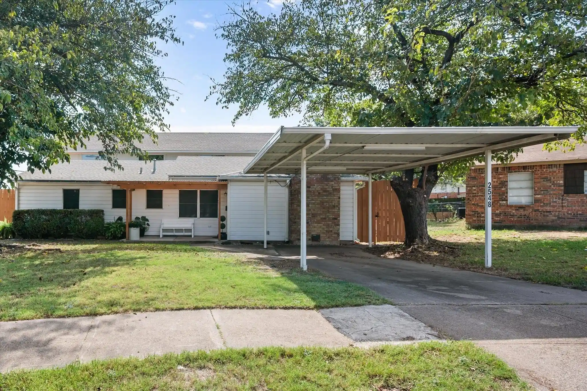 Photo 1 of Single family home for sale at 2548 Wood Valley Pl, Dallas, TX 75211 | MLS# 21415109 | Listing updated on 2026-10-24