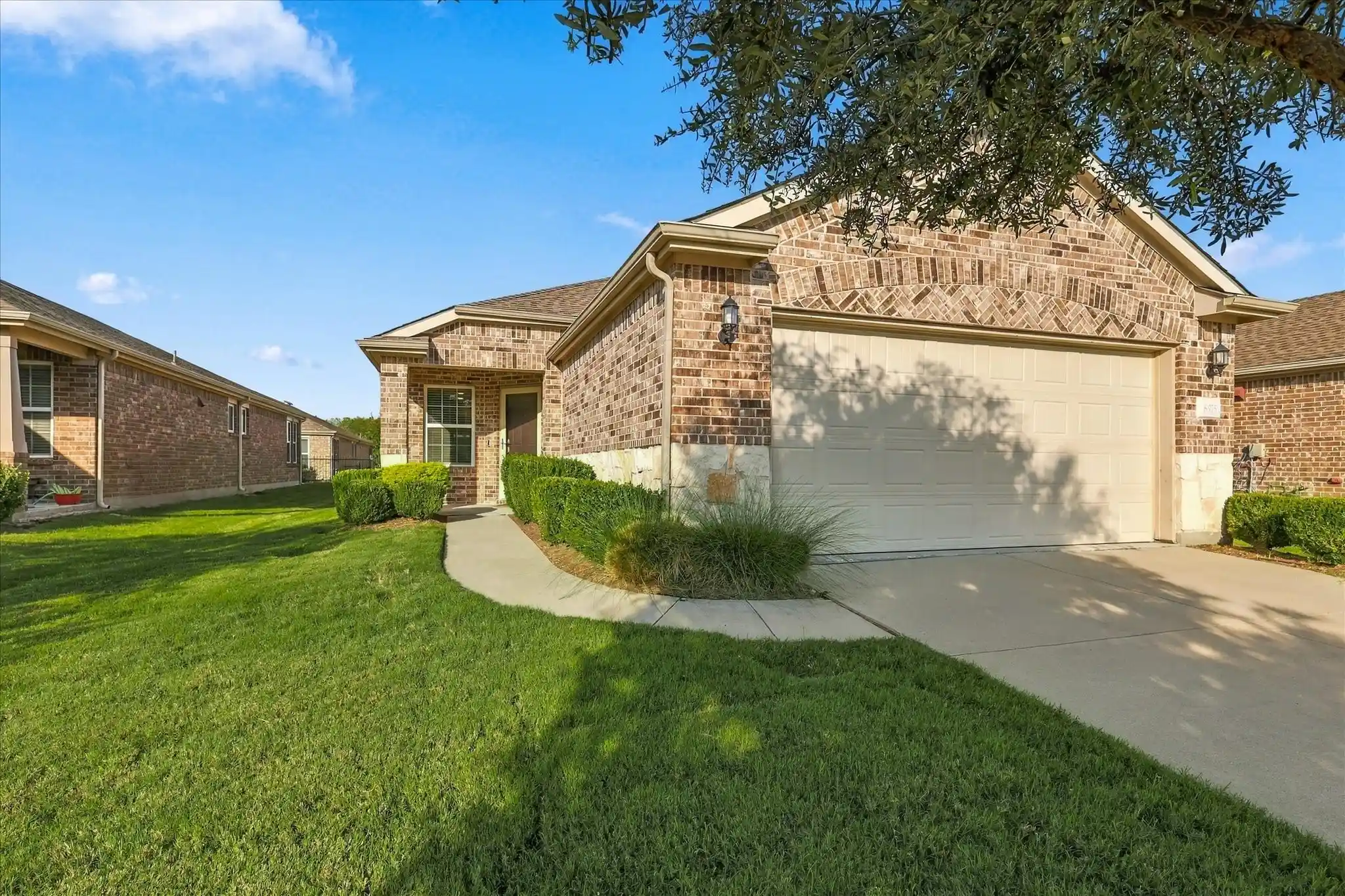Photo 1 of Single family home for sale at 8975 Shore Crst Rd, Frisco, TX 75036 | MLS# 21406741 | Listing updated on 2026-10-24