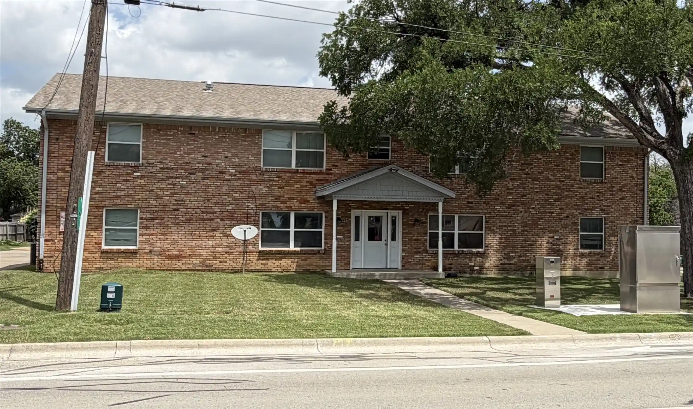 Photo 1 of Multi family home for sale at 2266 W Oak St, Denton, TX 76201 | MLS# 21415260 | Listing updated on 2026-10-29