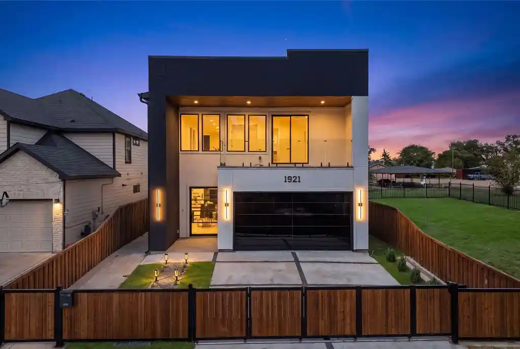 Photo 1 of Single family home for sale at 1921 Morris St, Dallas, TX 75212 | MLS# 21415720 | Listing updated on 2026-10-27