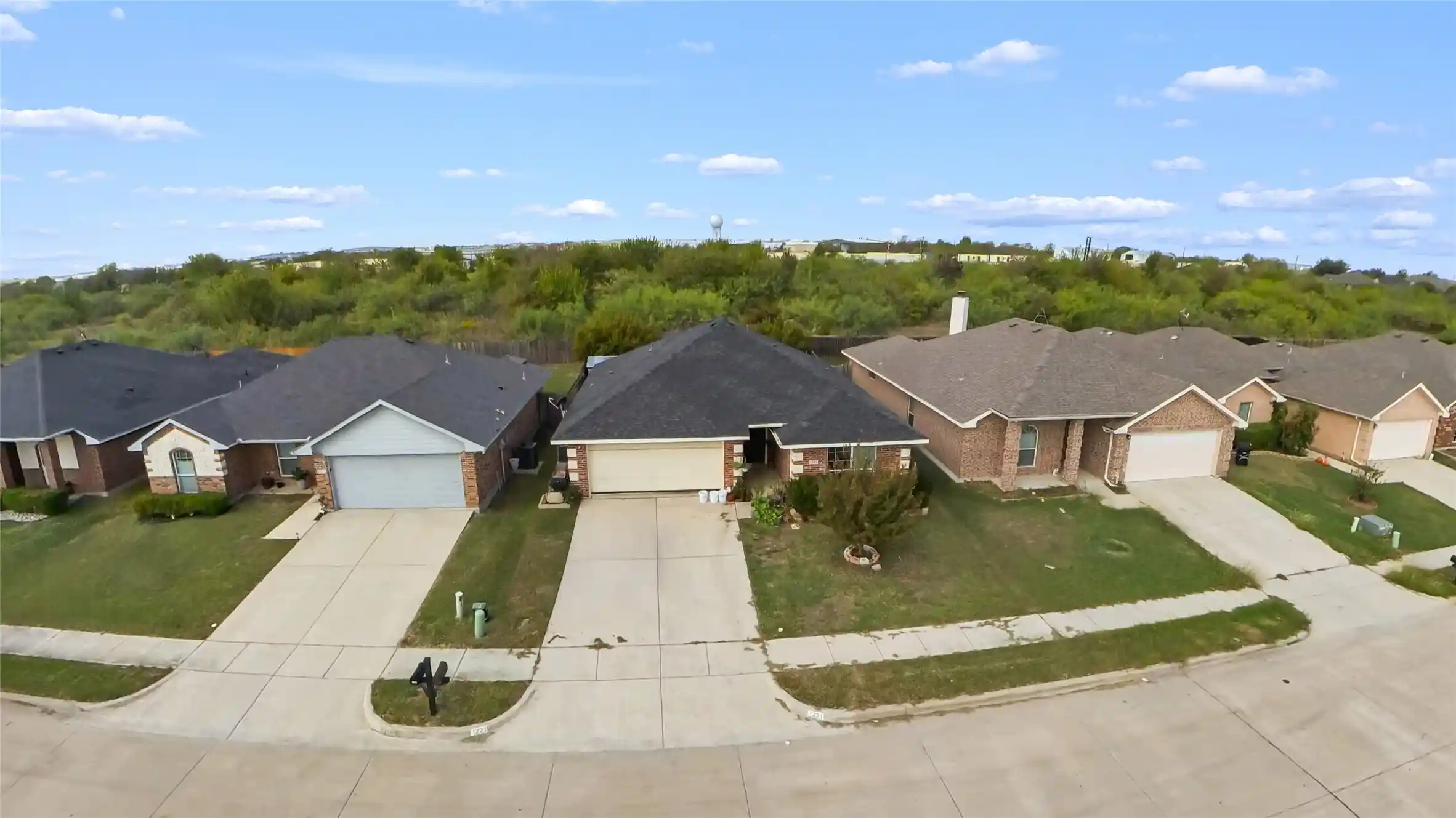 Photo 1 of Single family home for sale at 1221 Camden Yard Dr, Fort Worth, TX 76028 | MLS# 21415013 | Listing updated on 2026-10-22