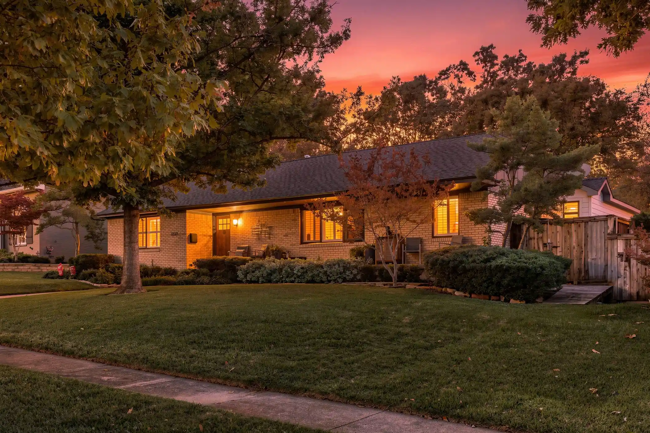 Photo 1 of Single family home for sale at 9236 Chiswell Rd, Dallas, TX 75238 | MLS# 21414055 | Listing updated on 2026-10-22