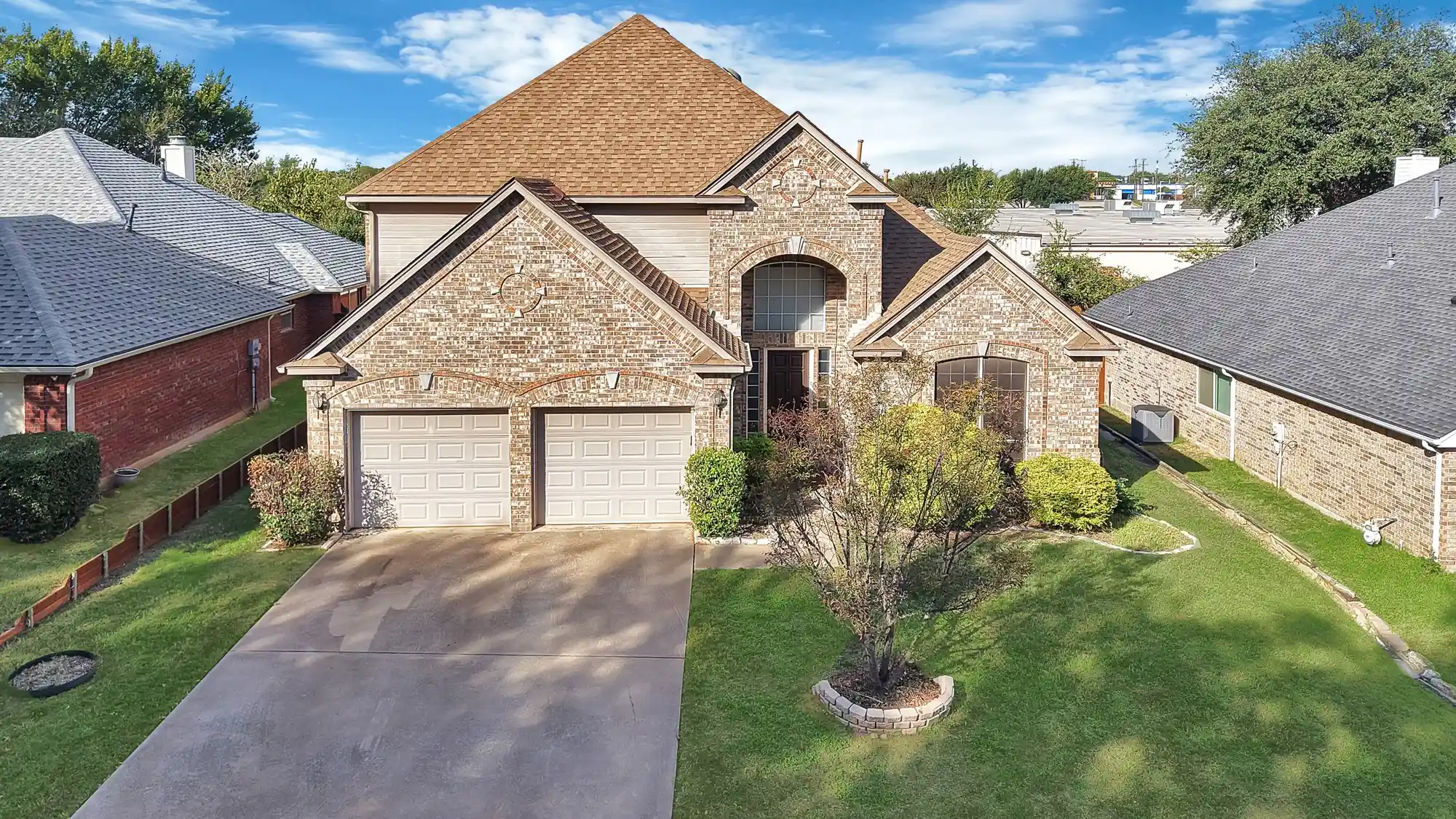 Photo 1 of Single family home for sale at 1001 Tennison Dr, Euless, TX 76039 | MLS# 21415941 | Listing updated on 2026-10-25
