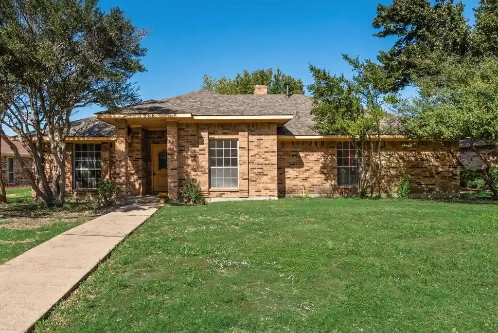 Photo 1 of Single family home for sale at 1616 Saxony Pl, Carrollton, TX 75007 | MLS# 21415371 | Listing updated on 2026-10-24