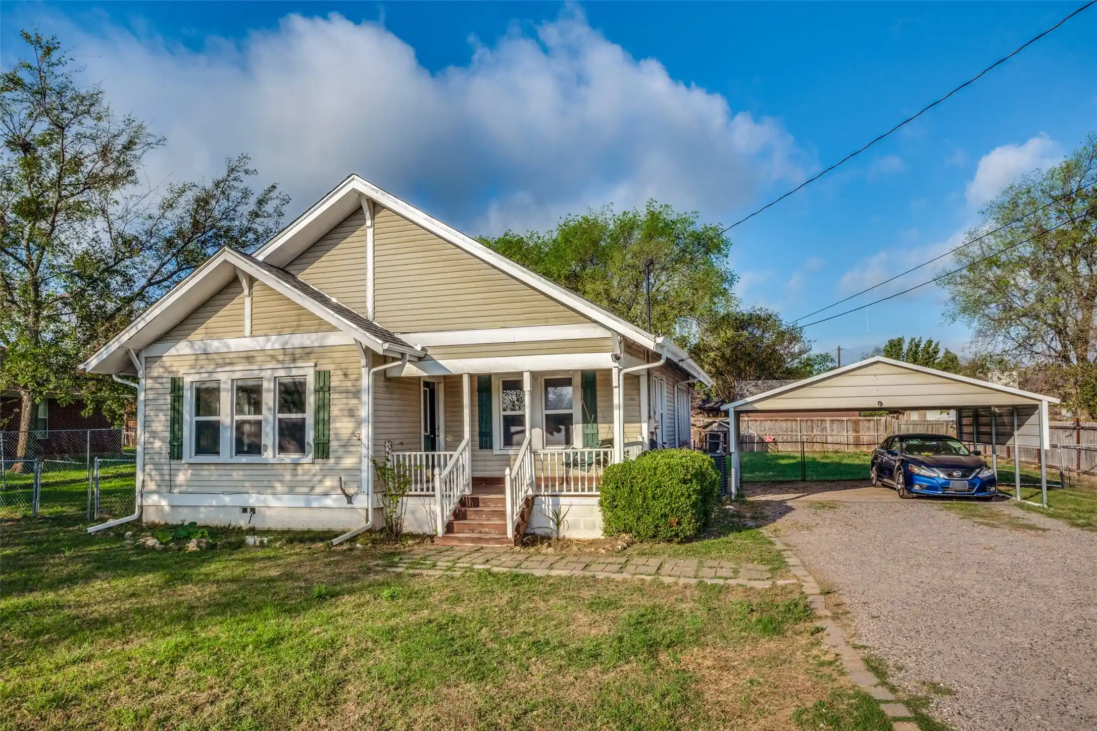 Photo 1 of Single family home for sale at 537 N 1st Street, Krum, TX 76249 | MLS# 21402385 | Listing updated on 2026-10-28