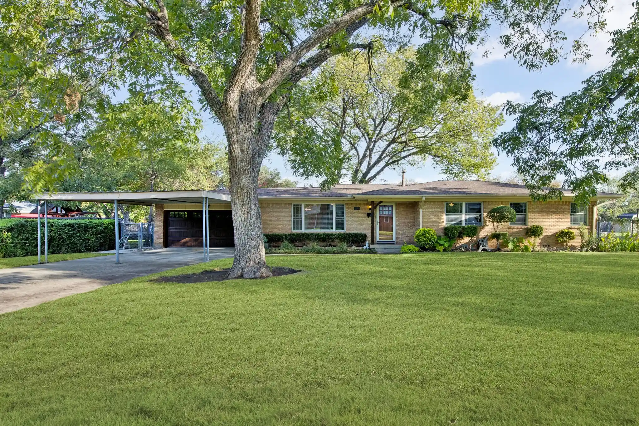 Photo 1 of Single family home for sale at 7305 Coronet Ave, North Richland Hills, TX 76180 | MLS# 21416528 | Listing updated on 2026-10-28
